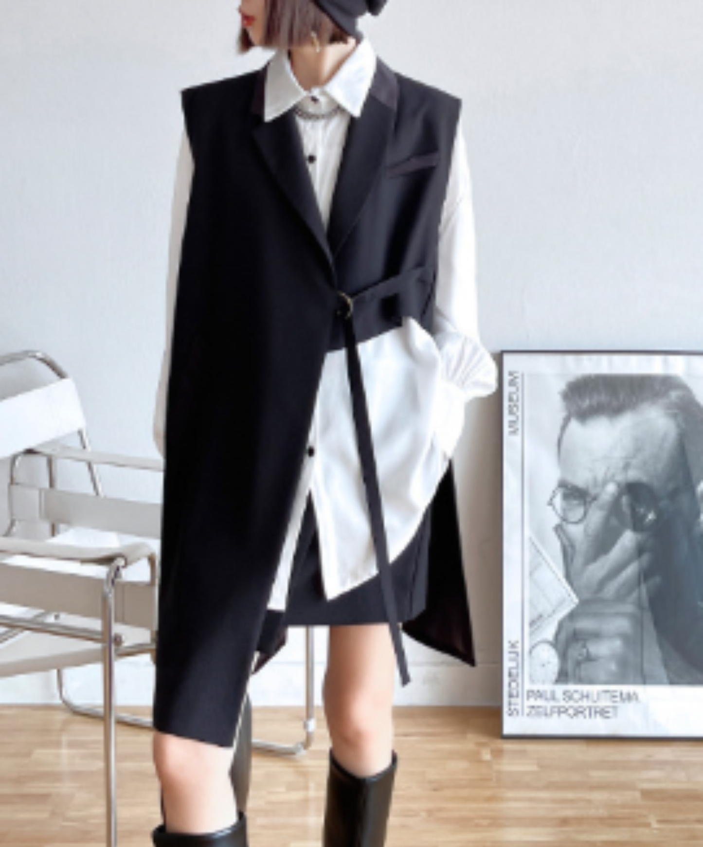 dark artistic and irregular designs vest EN2981