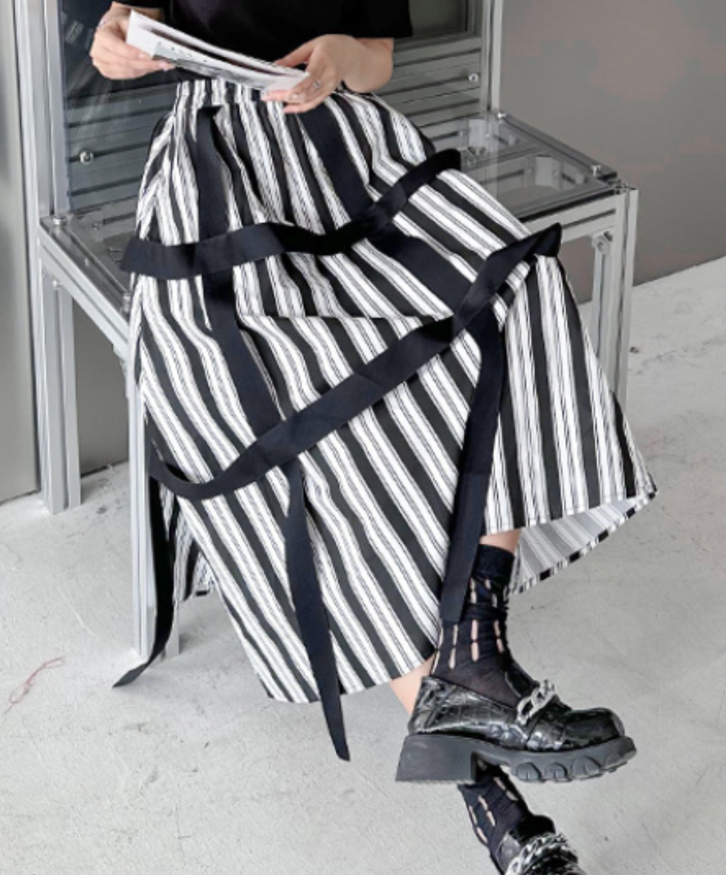 wide belt with decorative stripes skirt EN2839