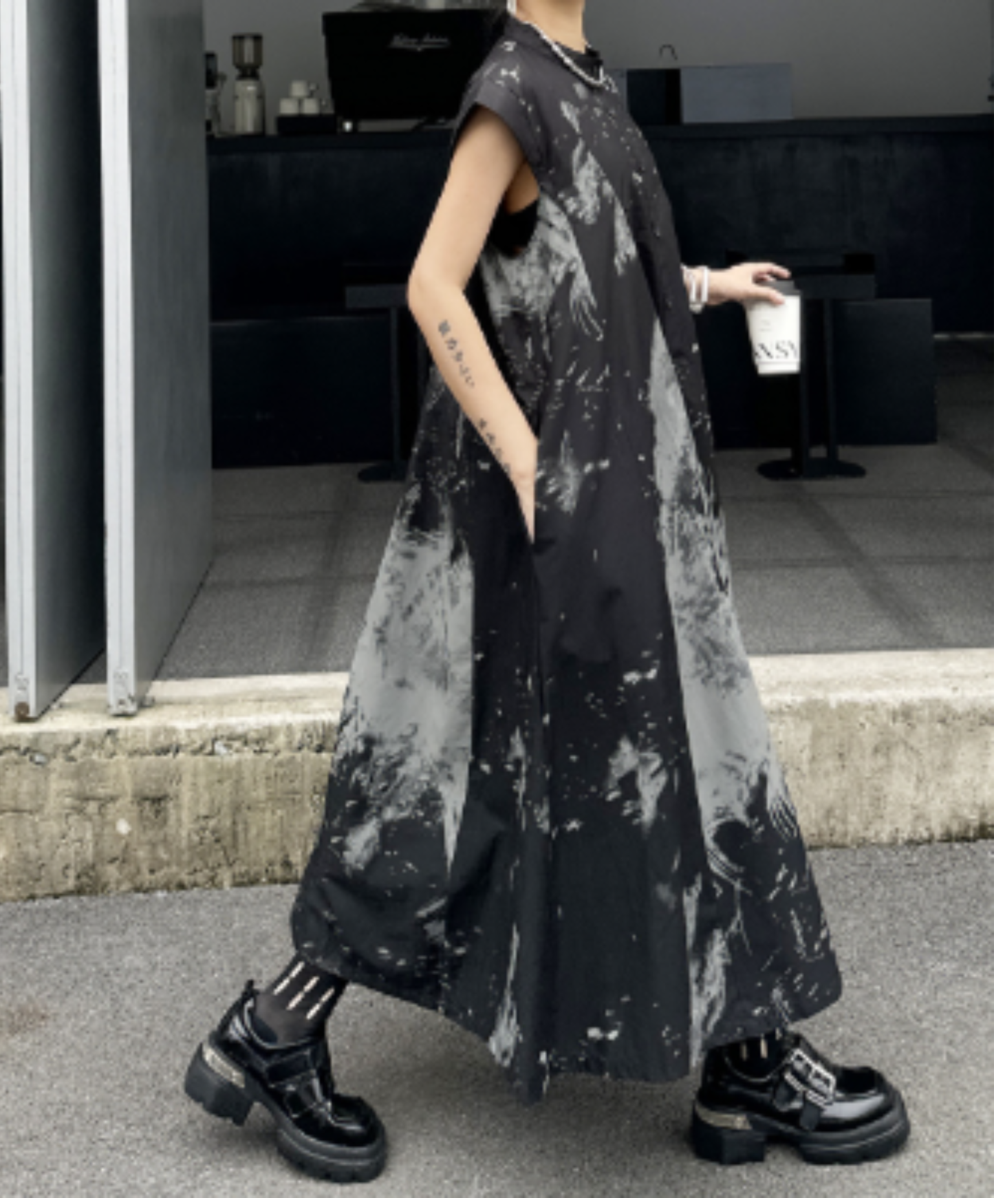 dark retro-print sleeveless top long shirt EN3103