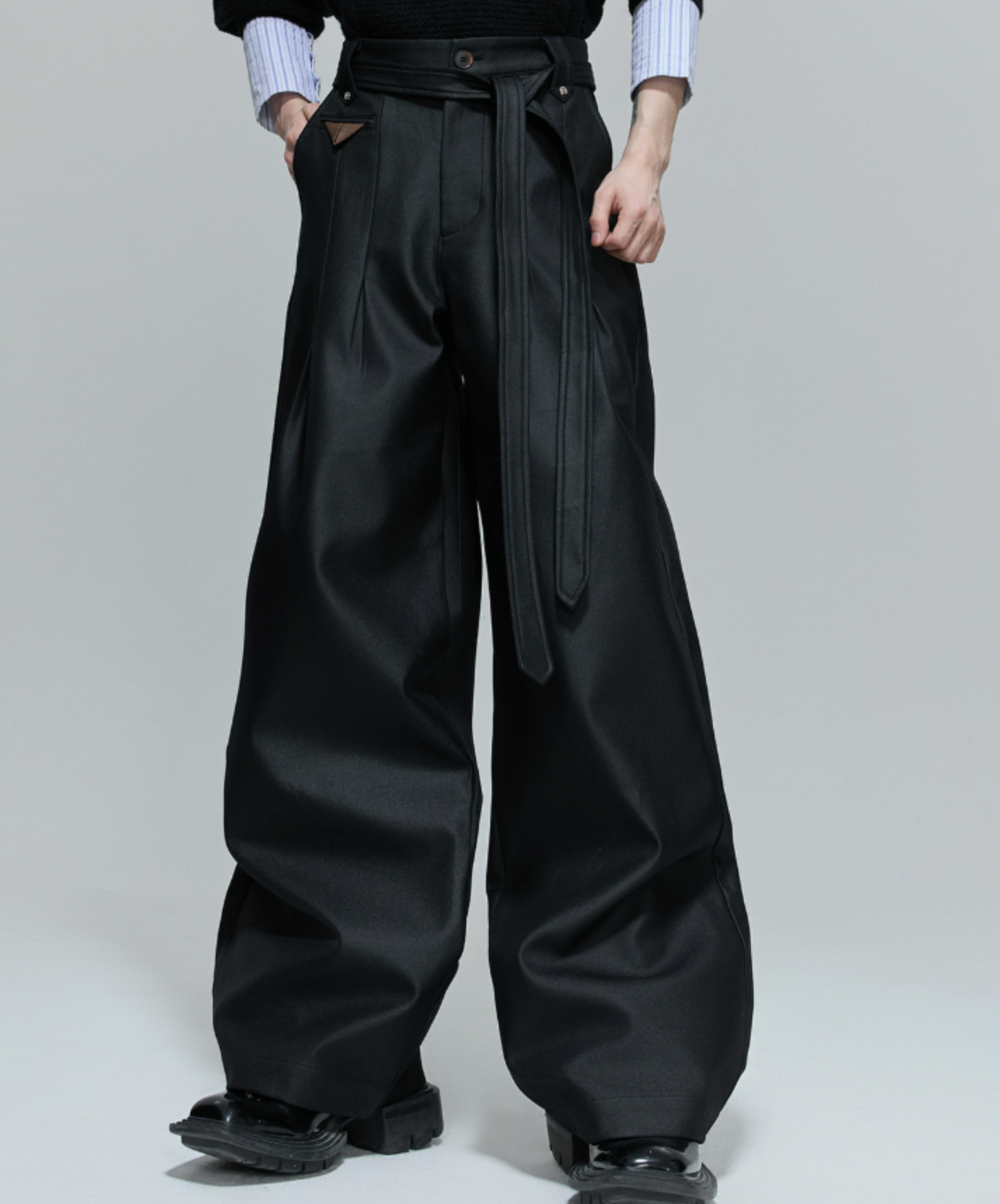 shiny pleated straight leg pants EN2639