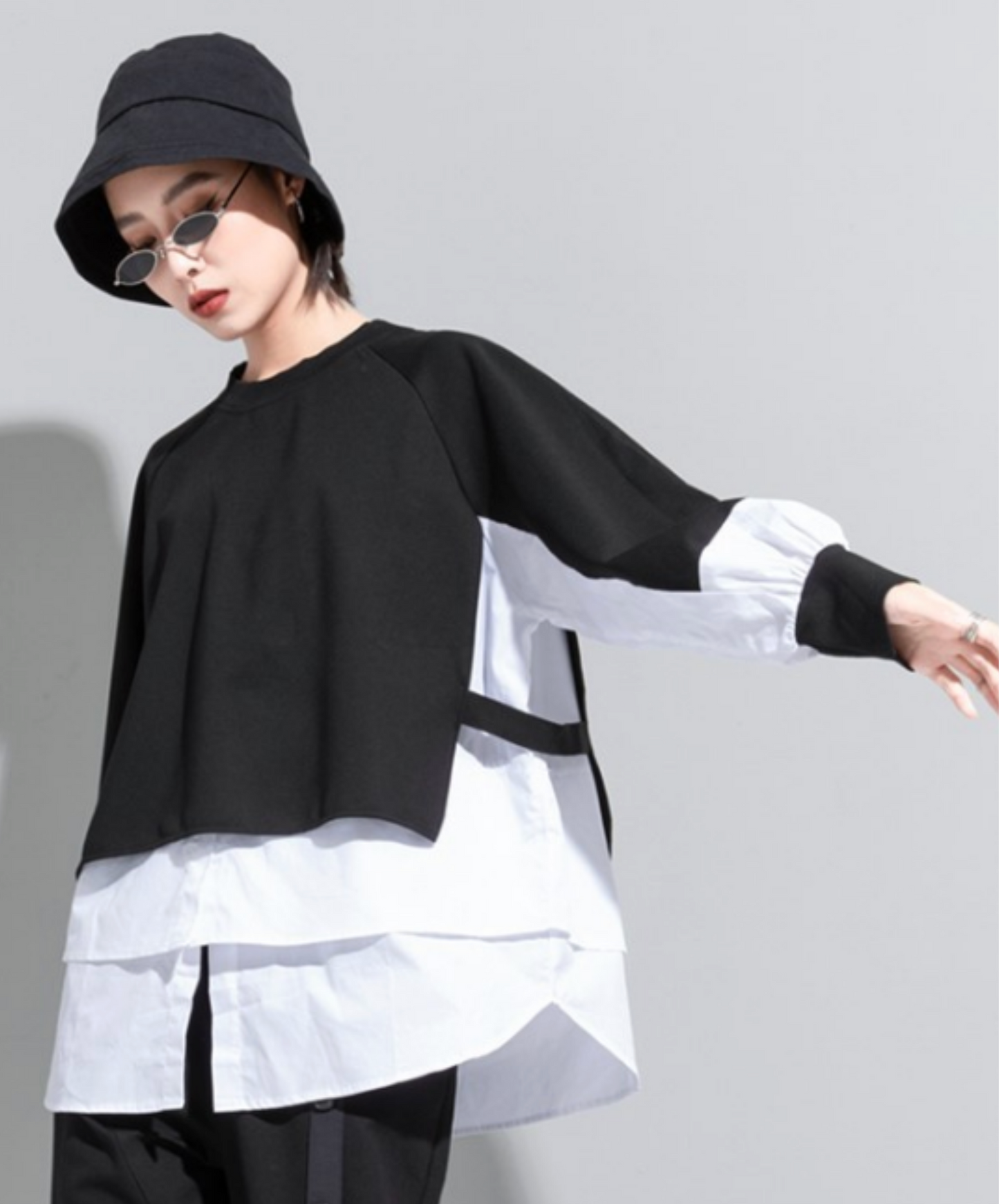 dark layered-look round collar sweatshirt EN2785