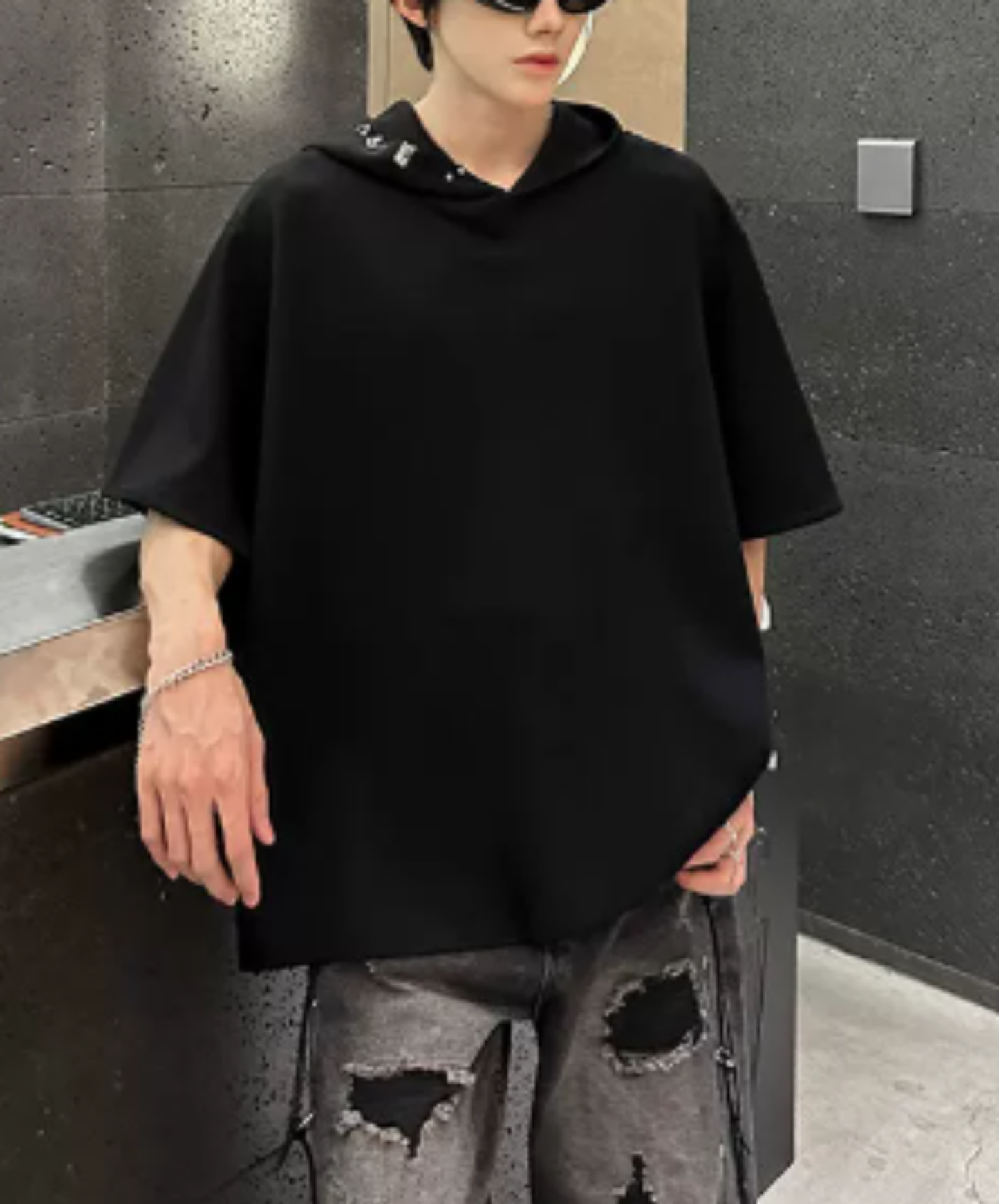 loose silhouette with metal embellishments hoodie EN2980
