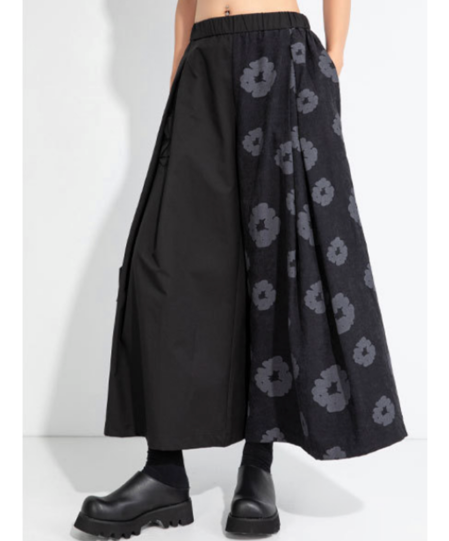 floral motif 3/4 length pants EN2487