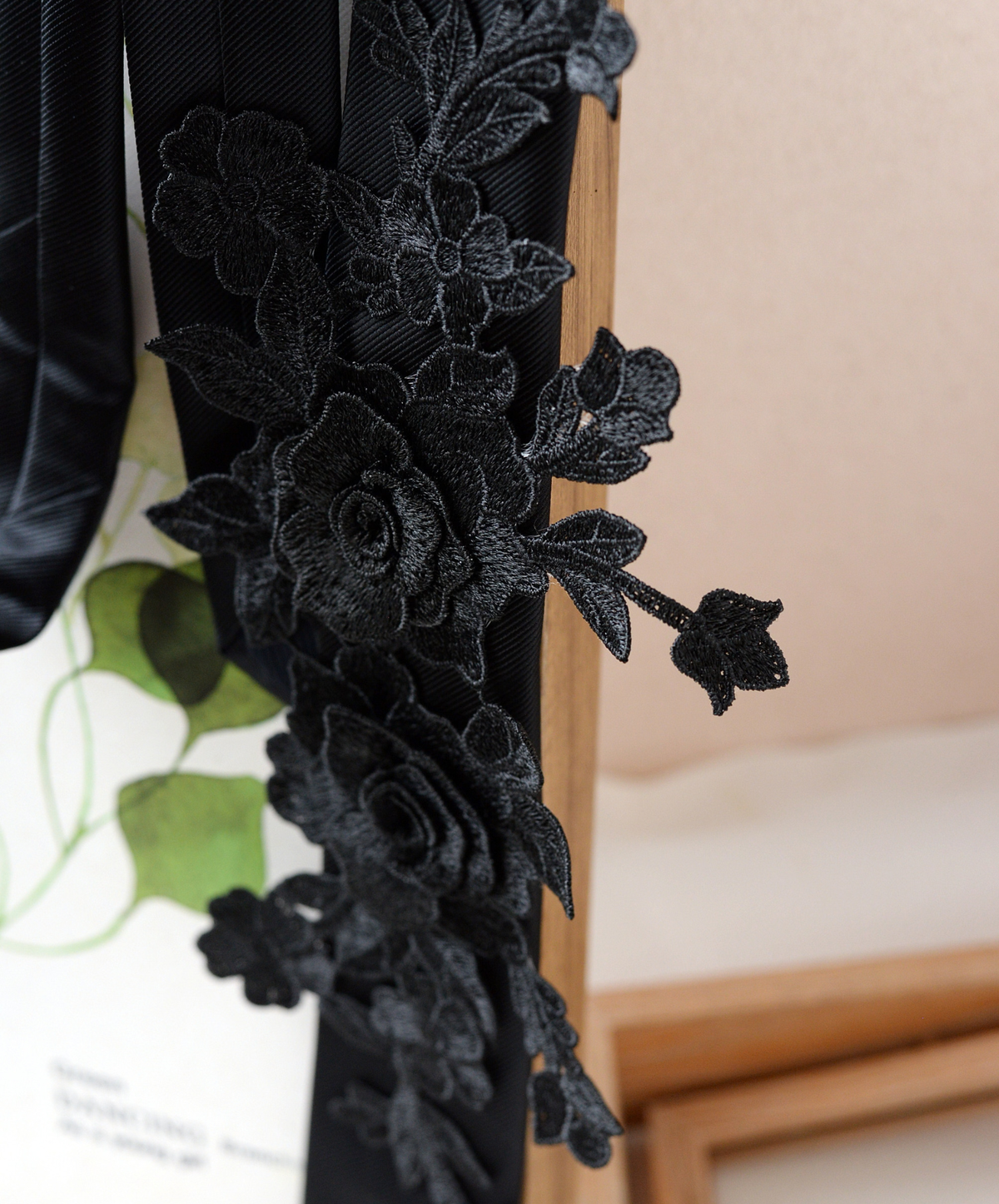 flower-motif appliqué necktie EN3248