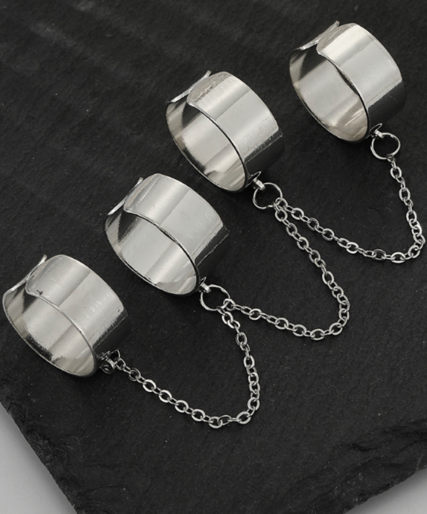 four-chain free size ring EN2389