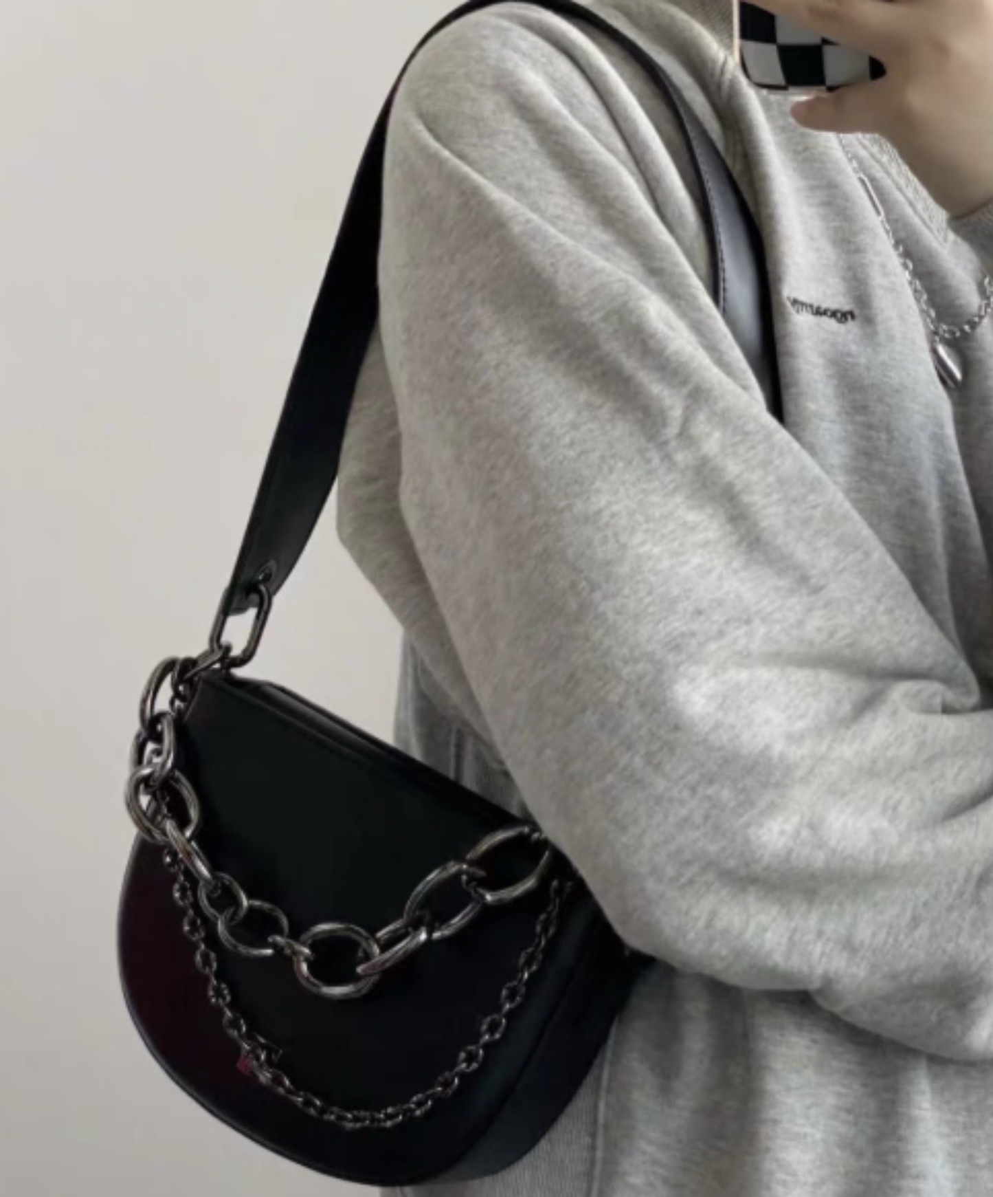 thick semicircular chain bag EN2950