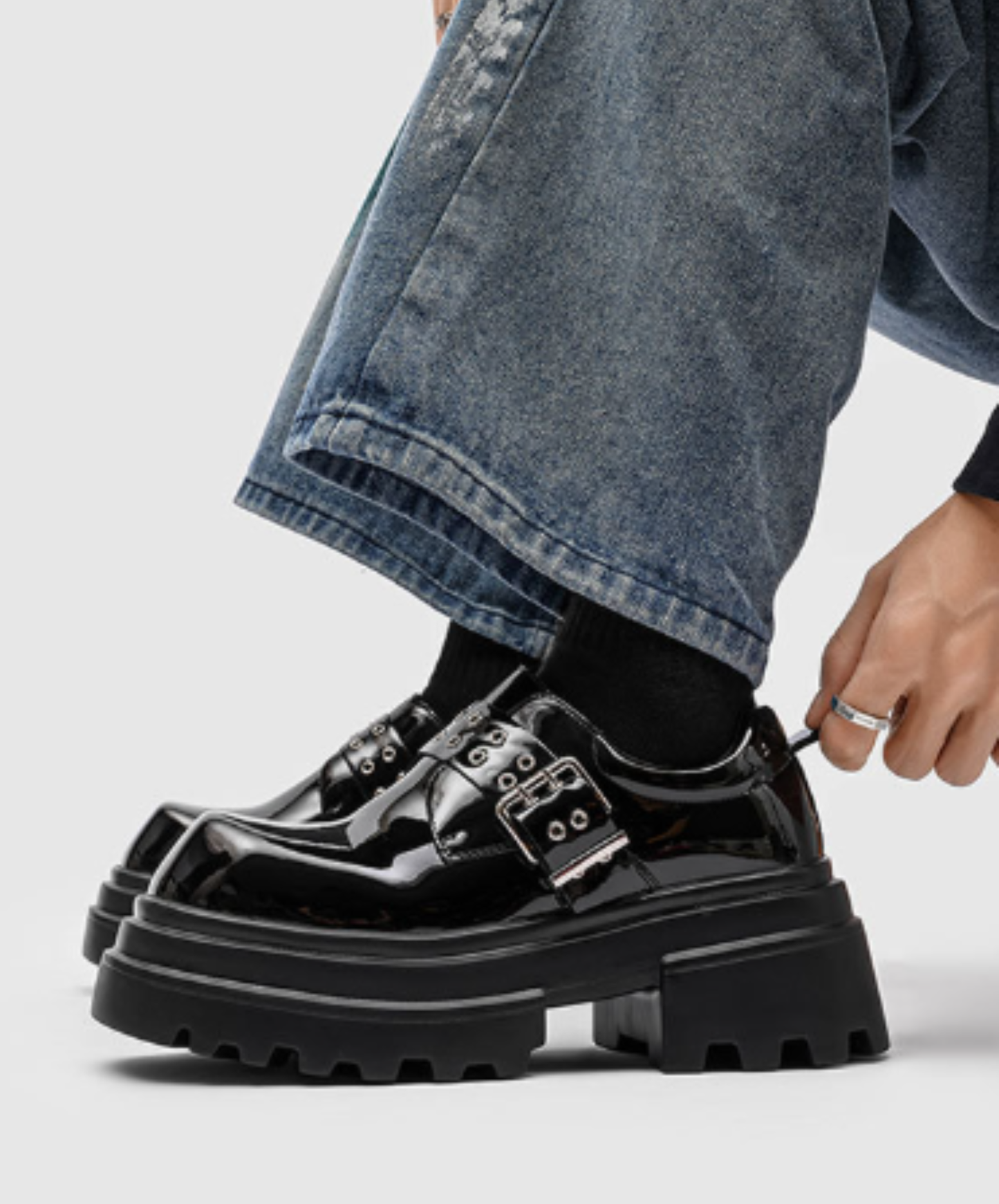 square-toe with belt detail shoes EN3029