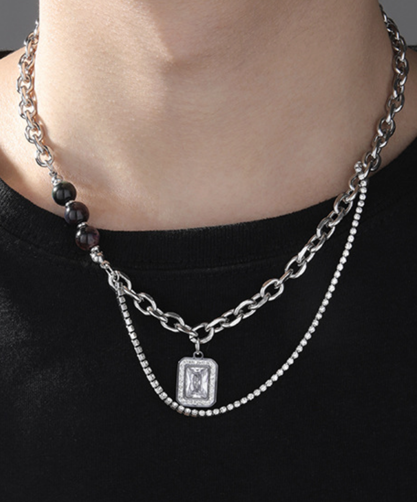 square clear stone x black round beads necklace EN2740