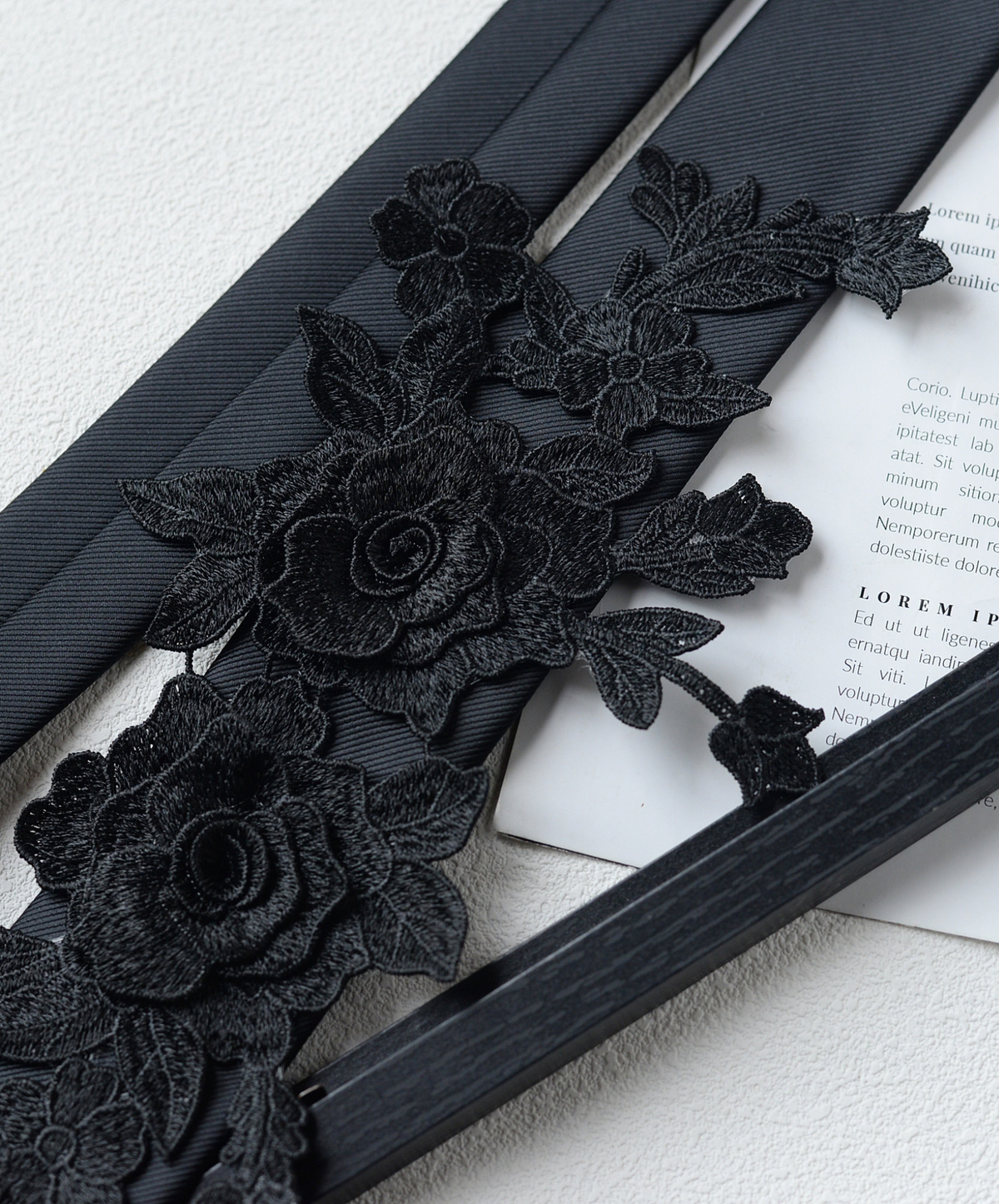 flower-motif appliqué necktie EN3248