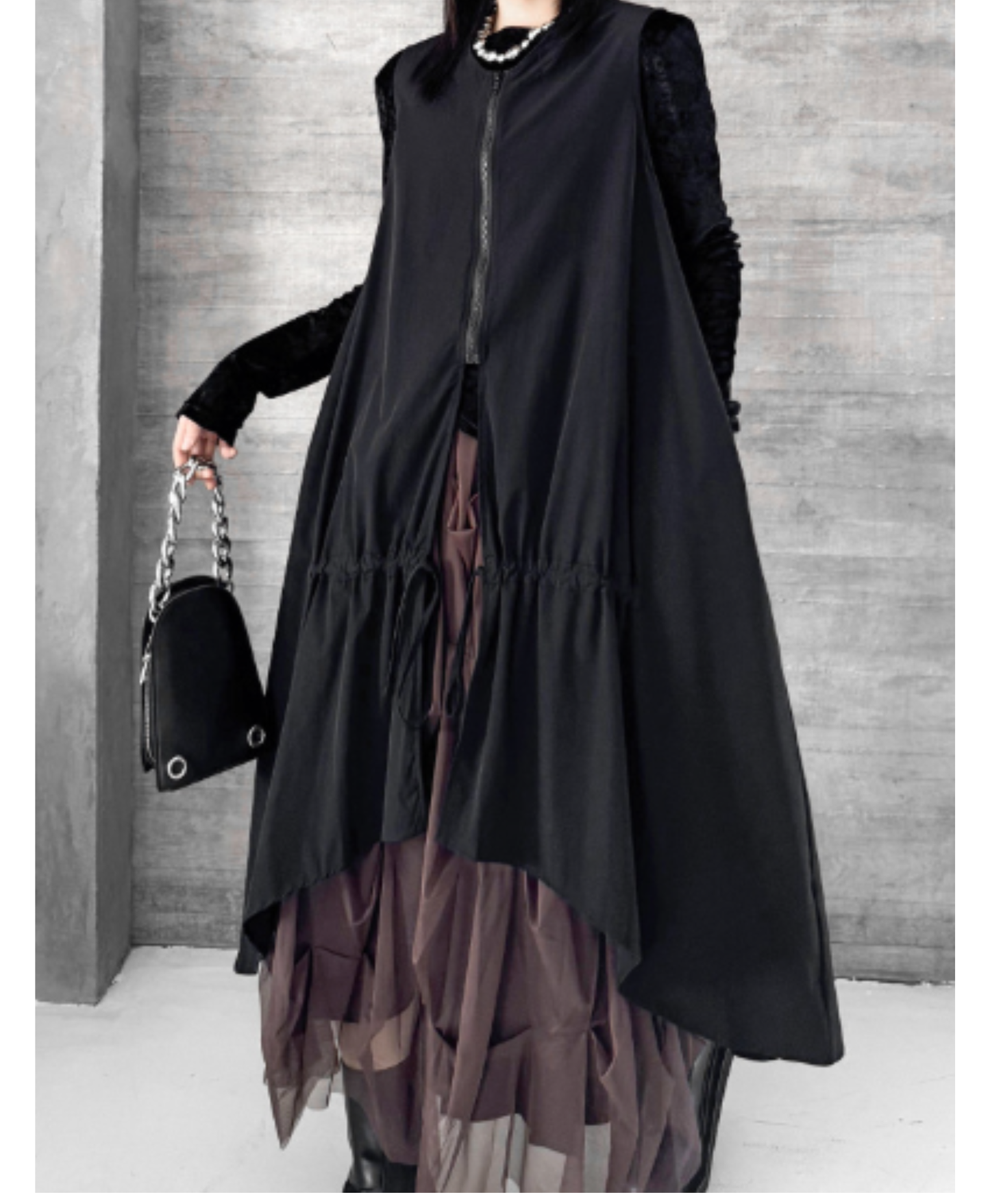 asymmetrical design, relaxed fit vest EN2969
