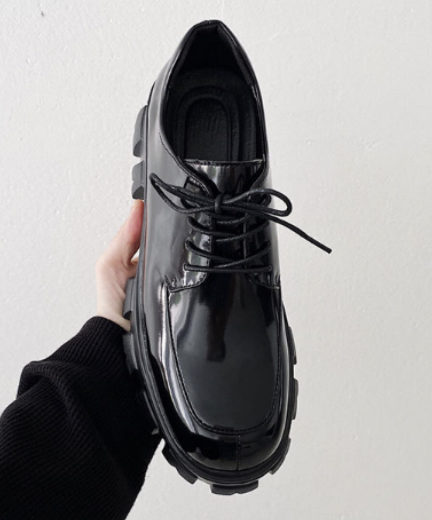 glossy plain toe leather shoes EN1153