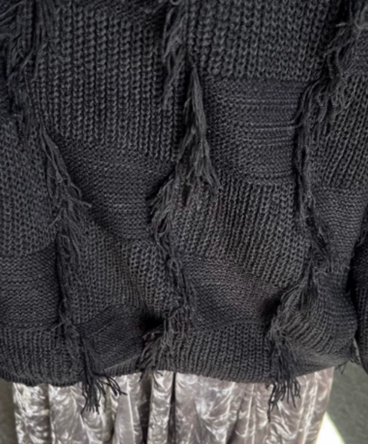 loose-fit design with 3d fringe detailing sweater EN3158