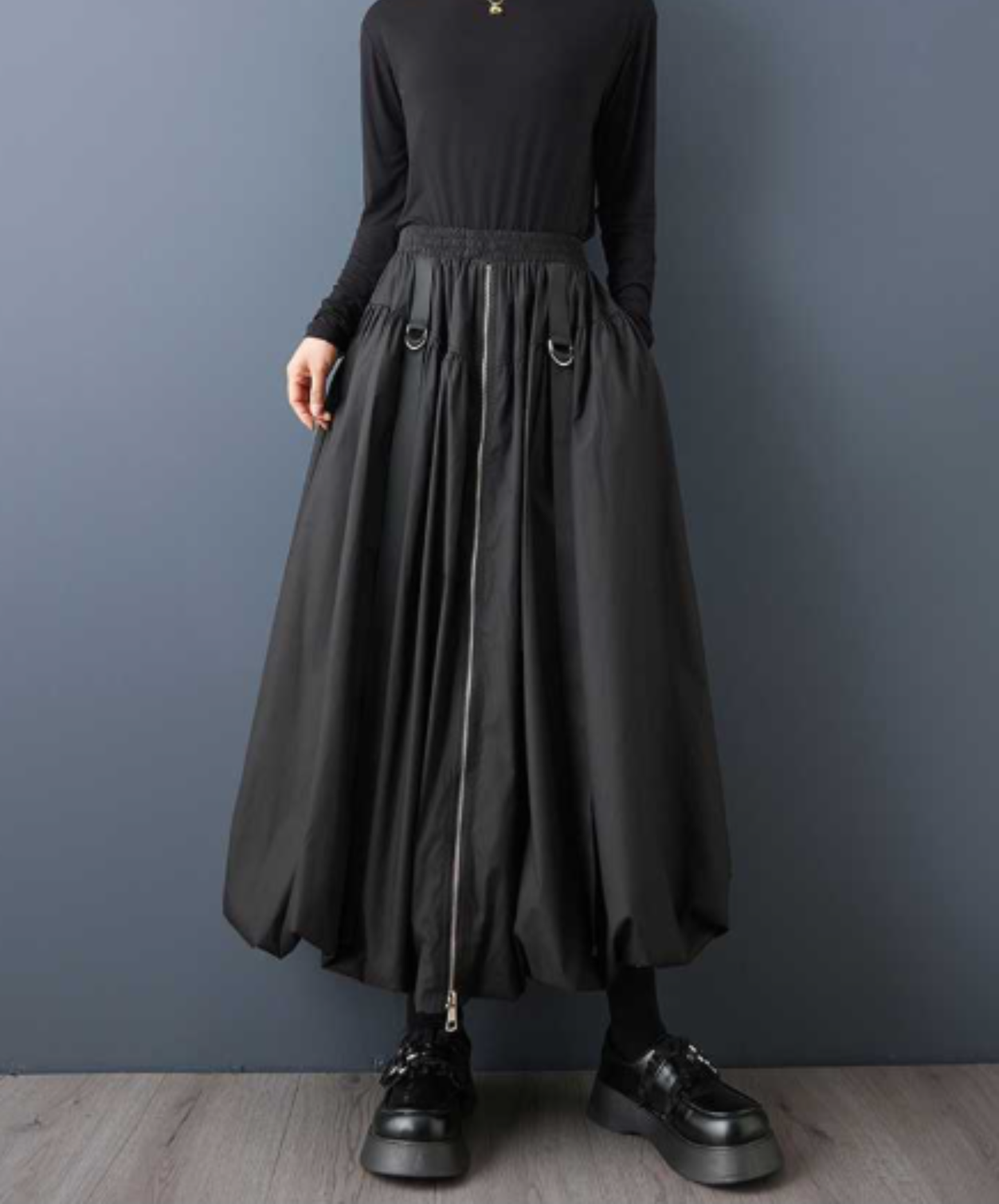 high-waisted casual style with a zipper skirt EN3068