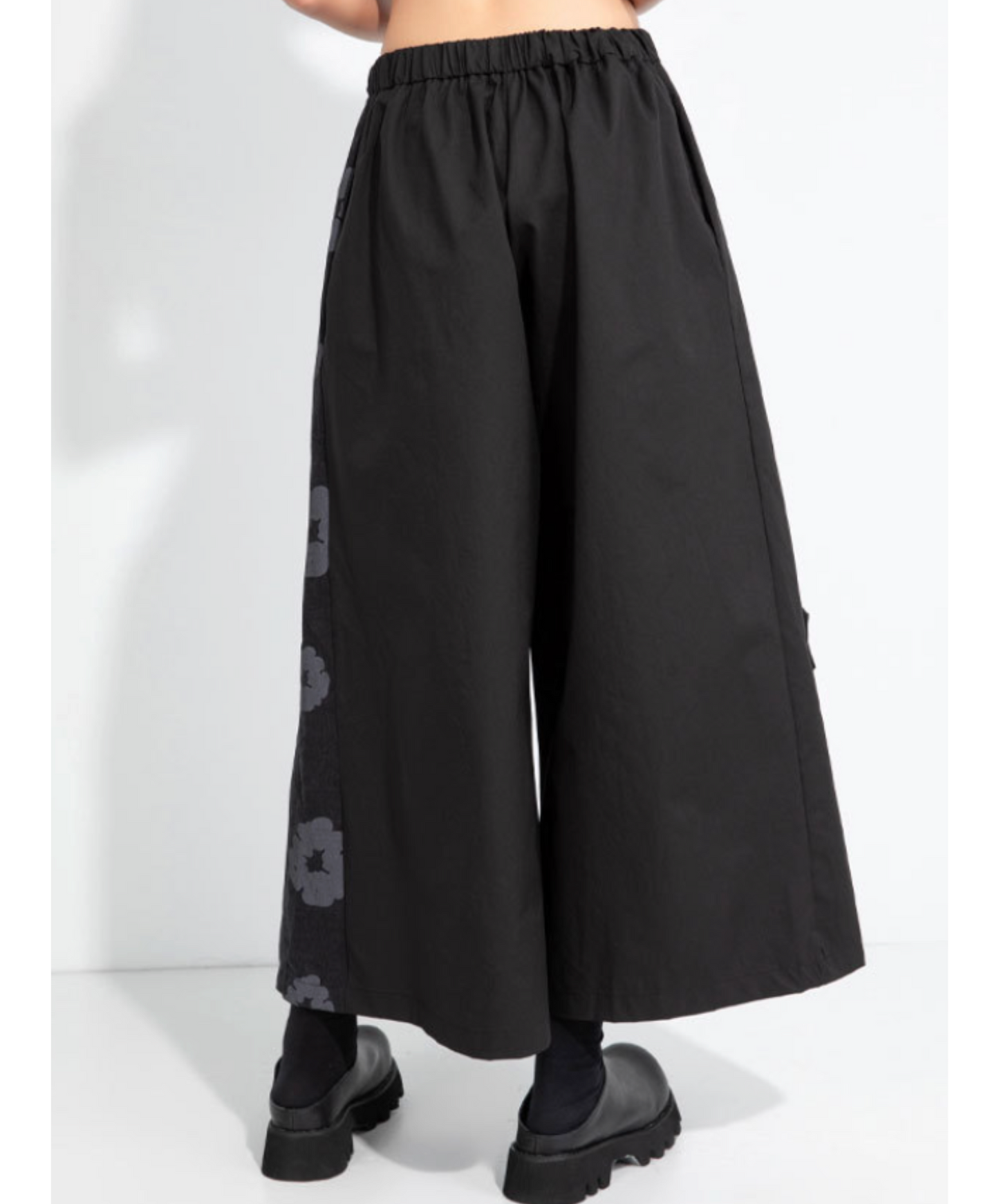 floral motif 3/4 length pants EN2487