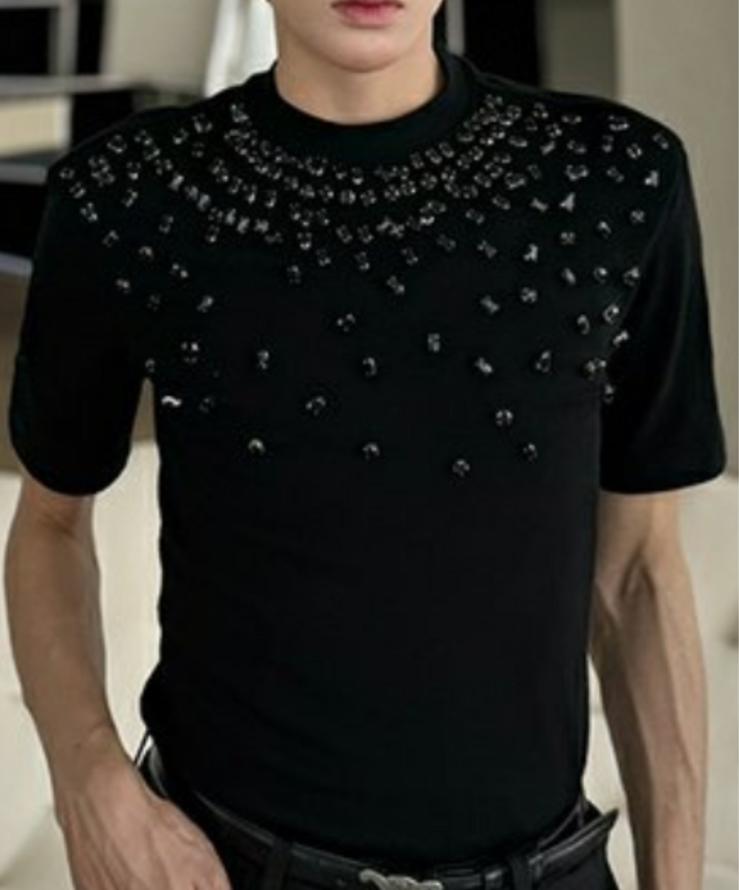 randomly decorated slim shoulder t-shirt EN2069
