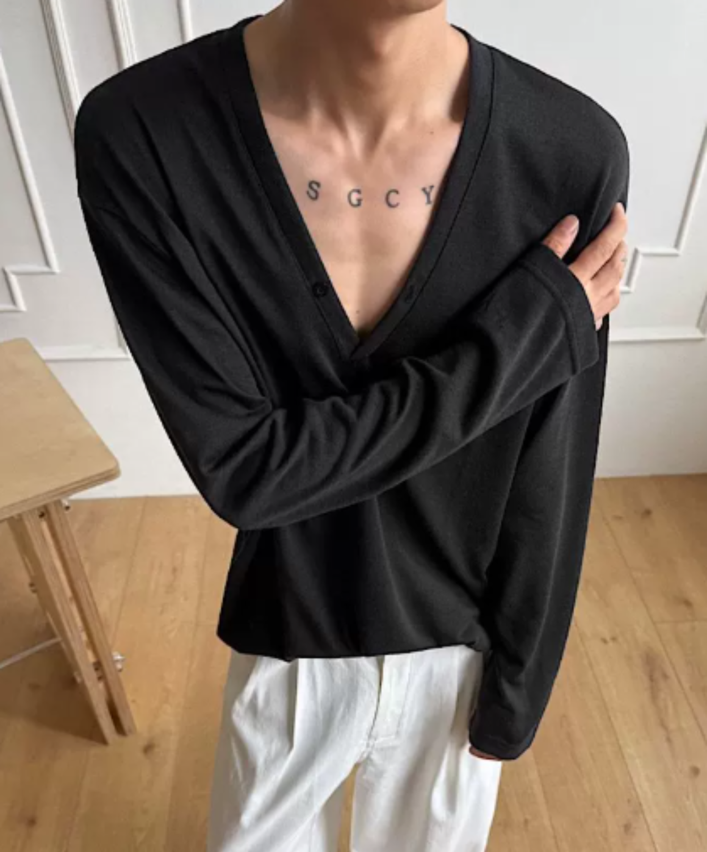 dark smooth v-neck t-shirt EN3094