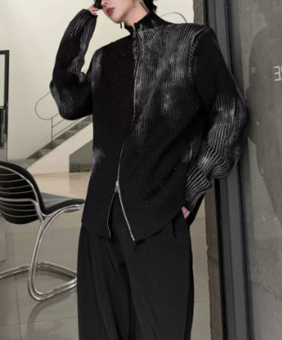 zip-up with a gradient pattern sweater EN3243