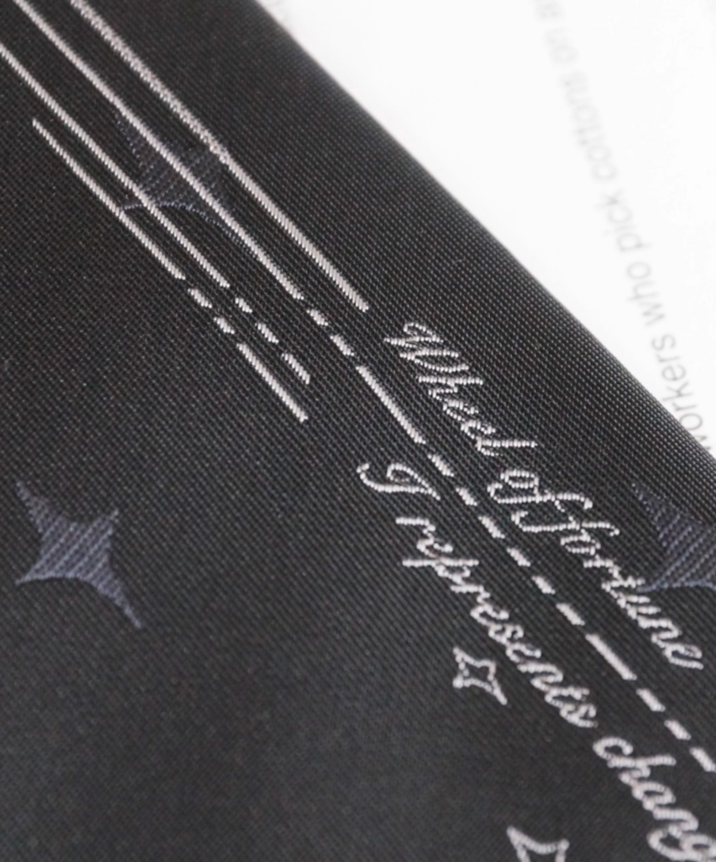 magic circle embroidery necktie EN2674