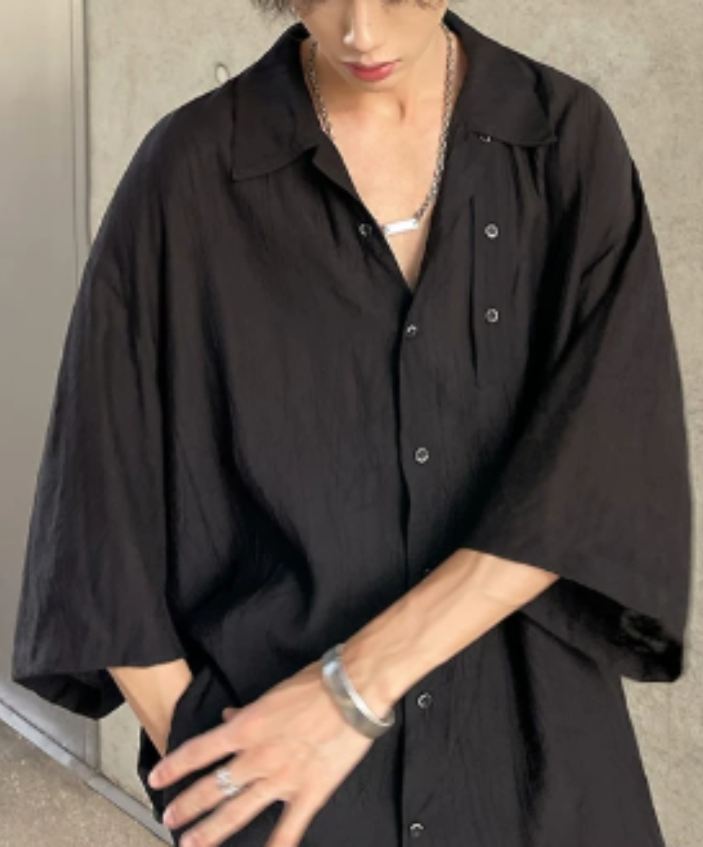 lightweight, silk-like, three-quarter sleeve shirt EN2953
