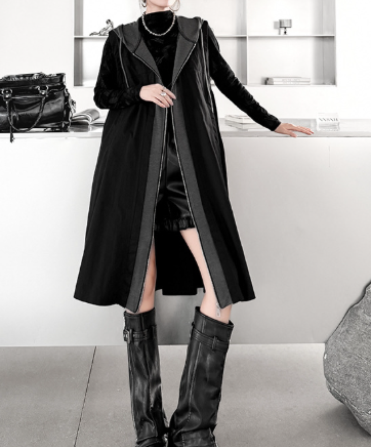 hooded design with layered-look paneling vest  EN3178
