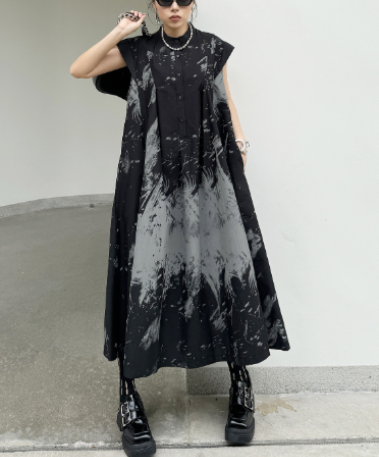 dark retro-print sleeveless top long shirt EN3103