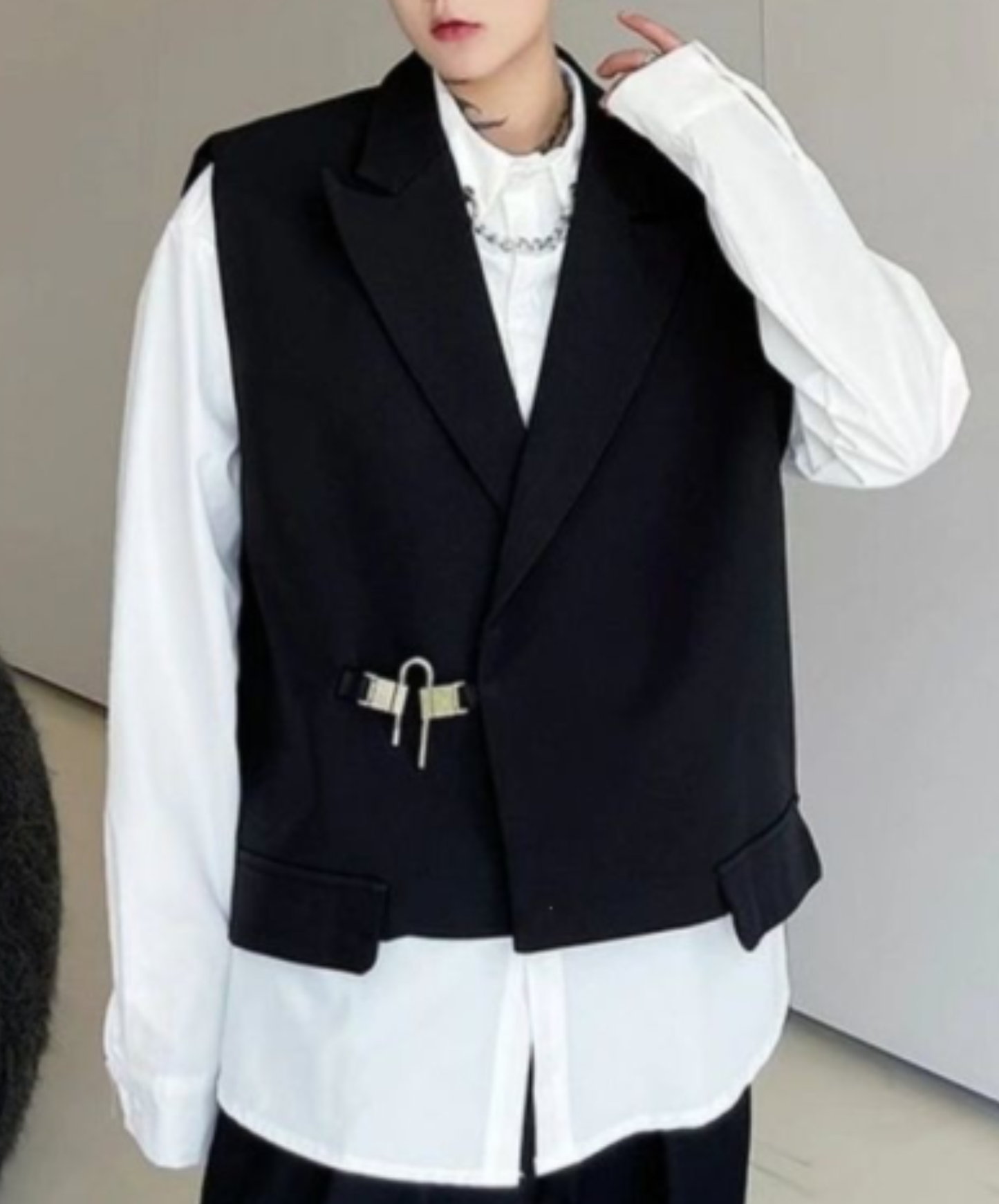 loose u-pin lock style vest  EN3089