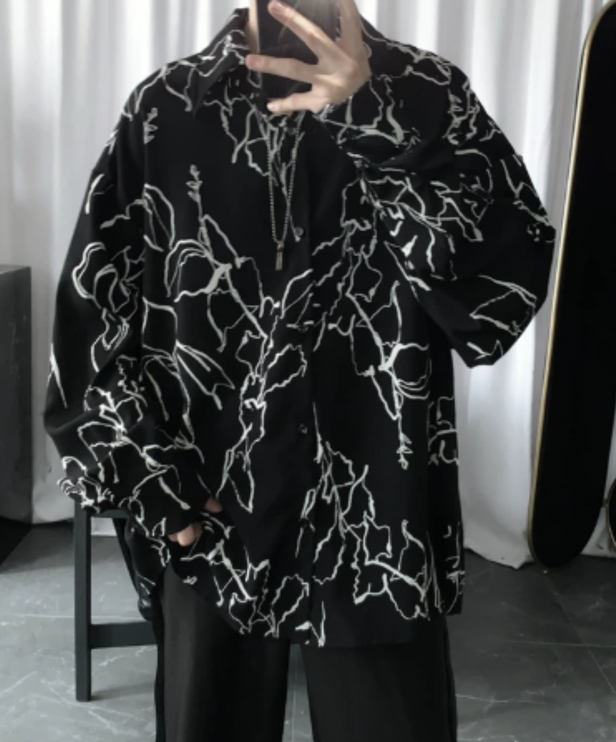 dark loose-fit line art print shirt EN3172