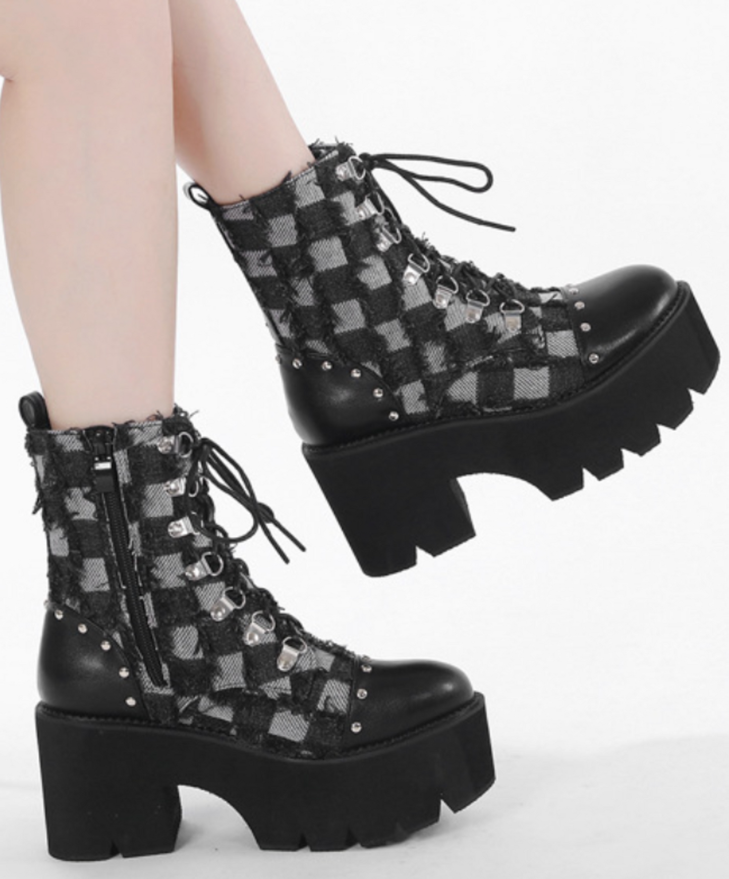 monochrome check boots EN2609