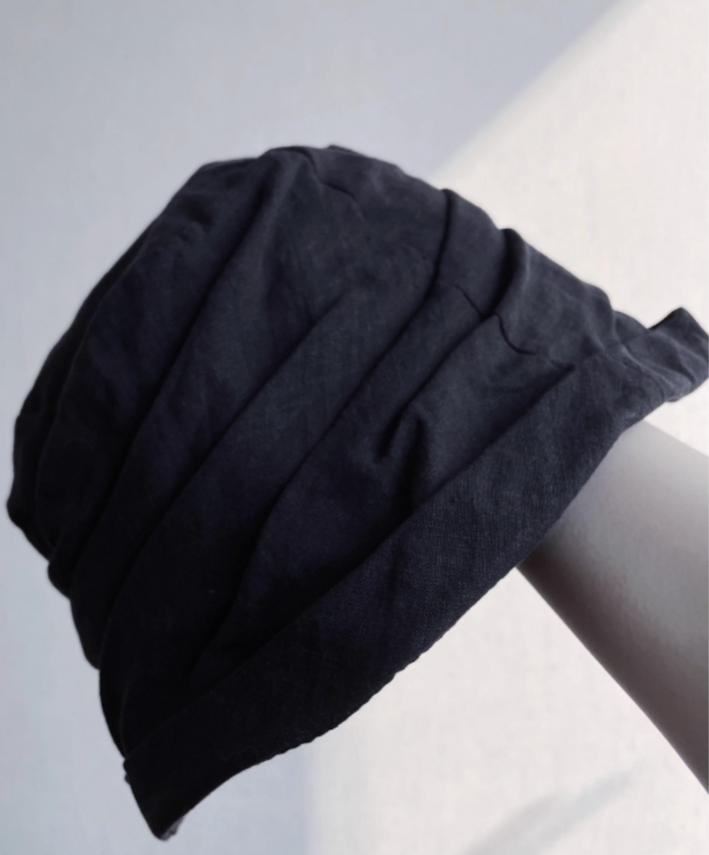 dark pleated cotton and linen het EN2479