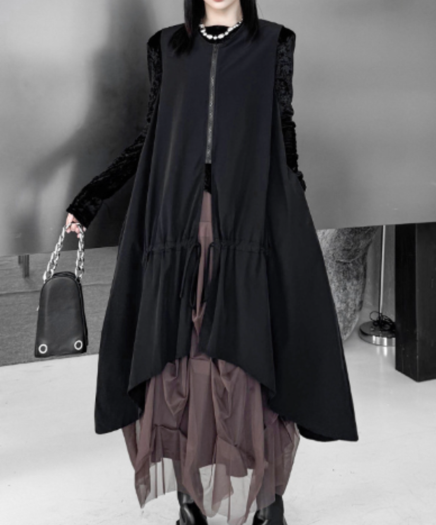 asymmetrical design, relaxed fit vest EN2969