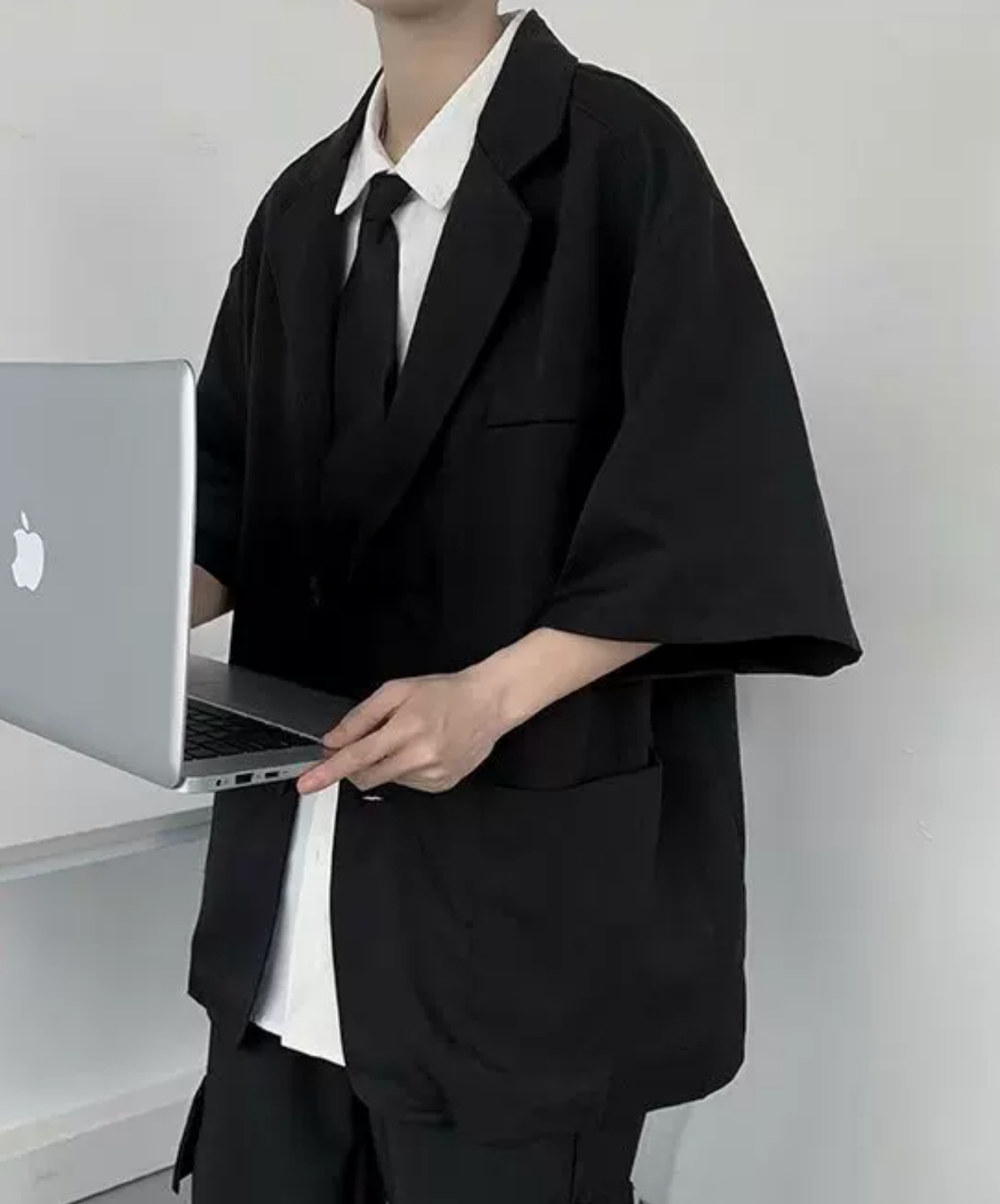 lightweight, draped short length jacket EN2855
