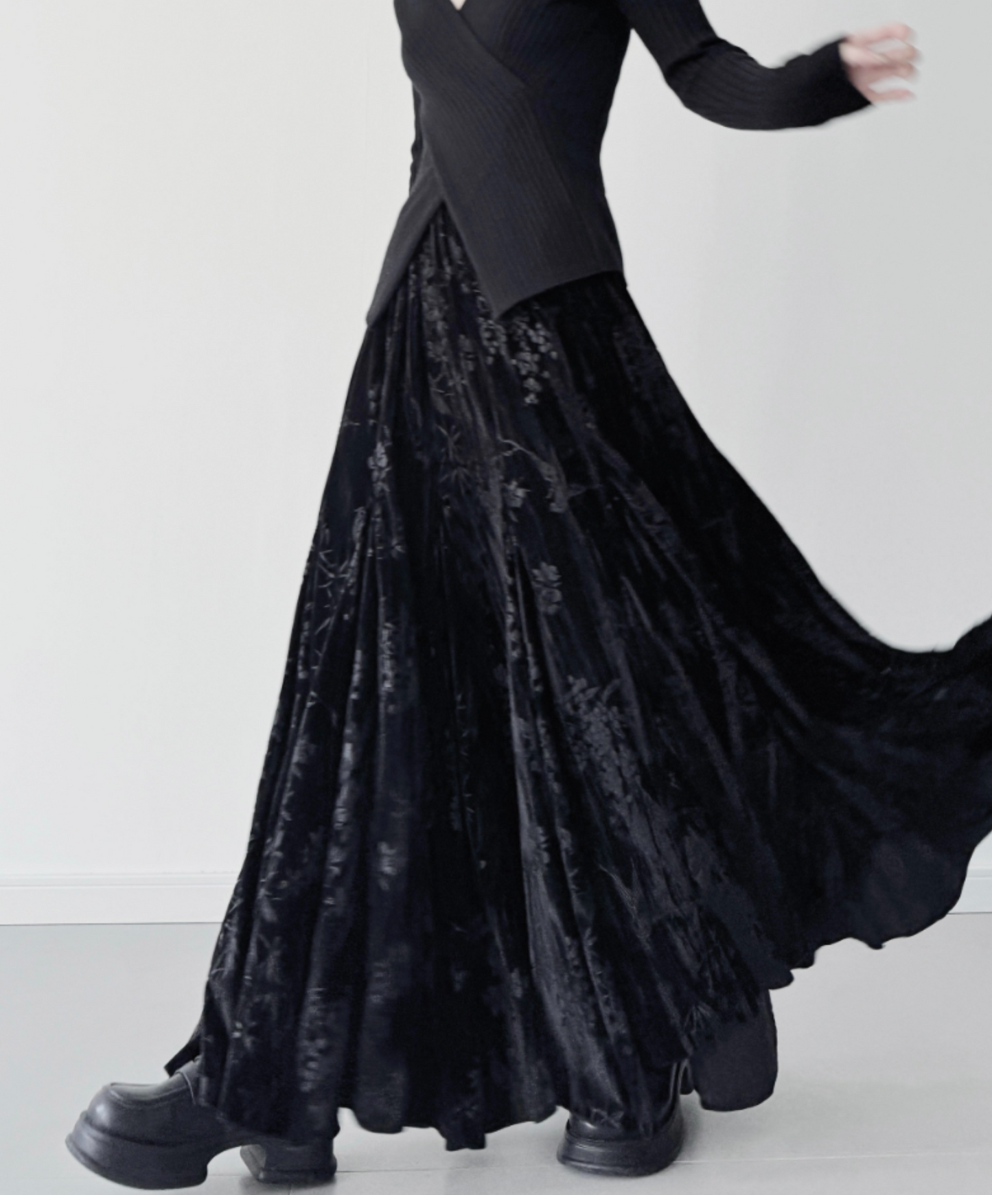 dark chinese style velvet print skirt EN2121