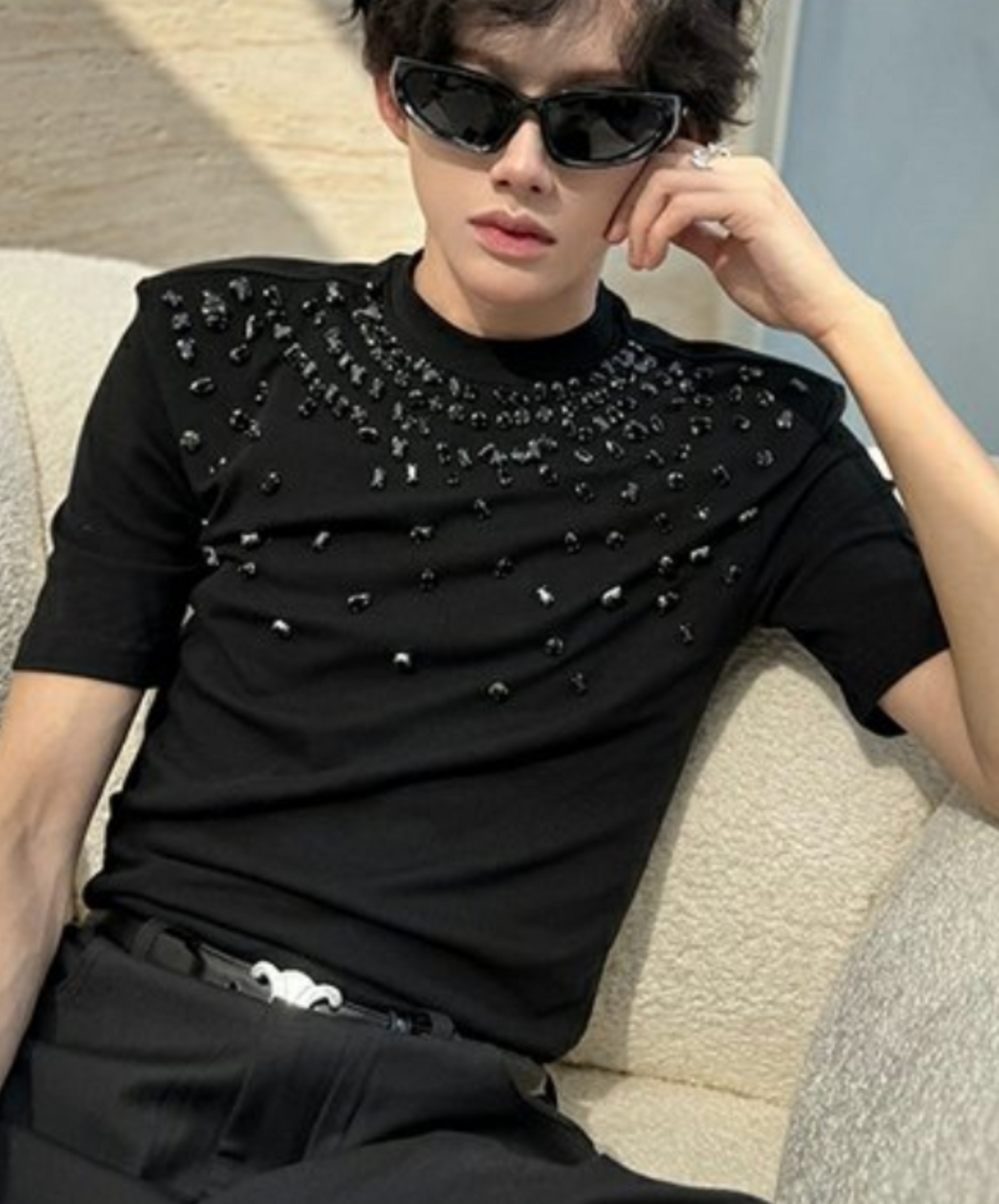 randomly decorated slim shoulder t-shirt EN2069