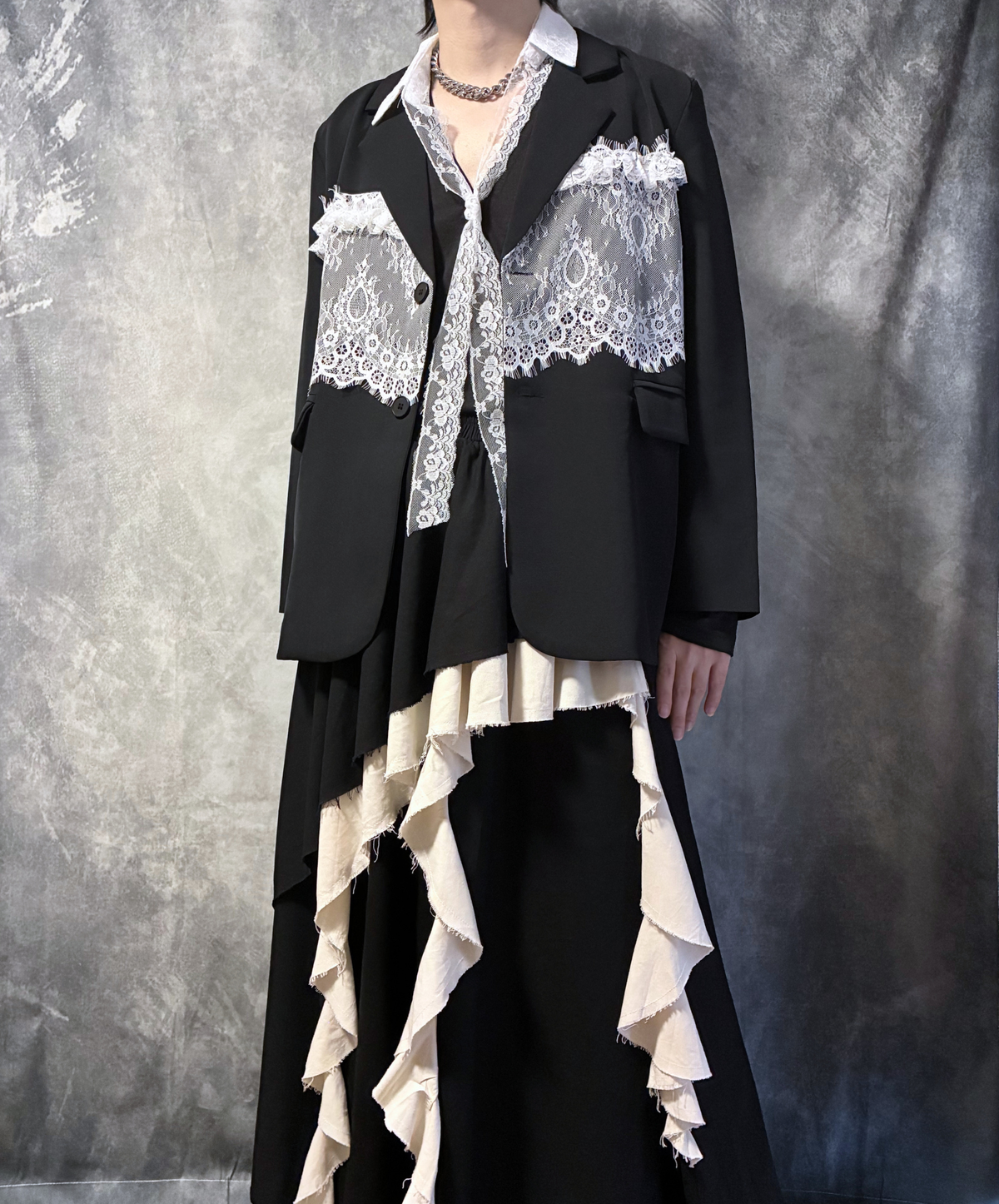 panelled design with a lace bow tie jacket EN3166