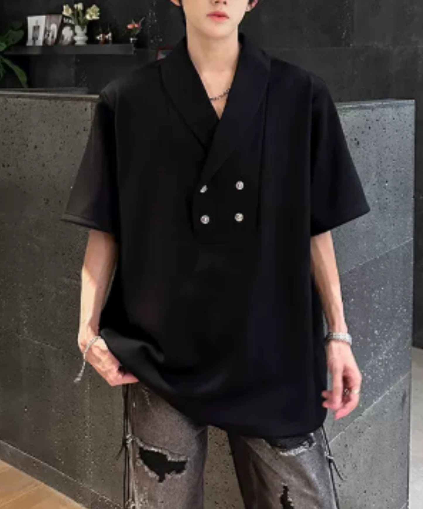 v-neck with stud embellishment t-shirt EN3033