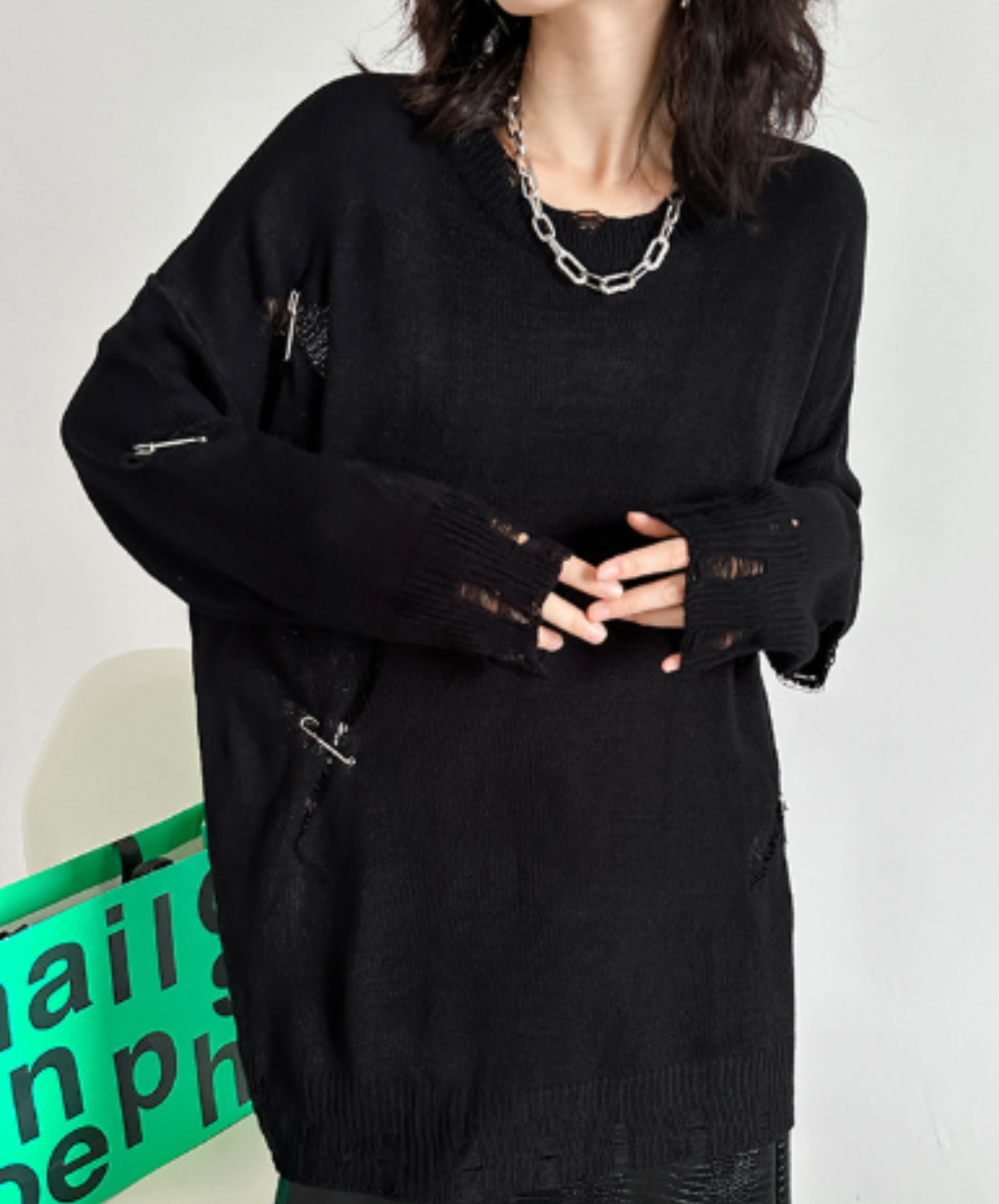 distressed finish with clip detail sweater EN3142