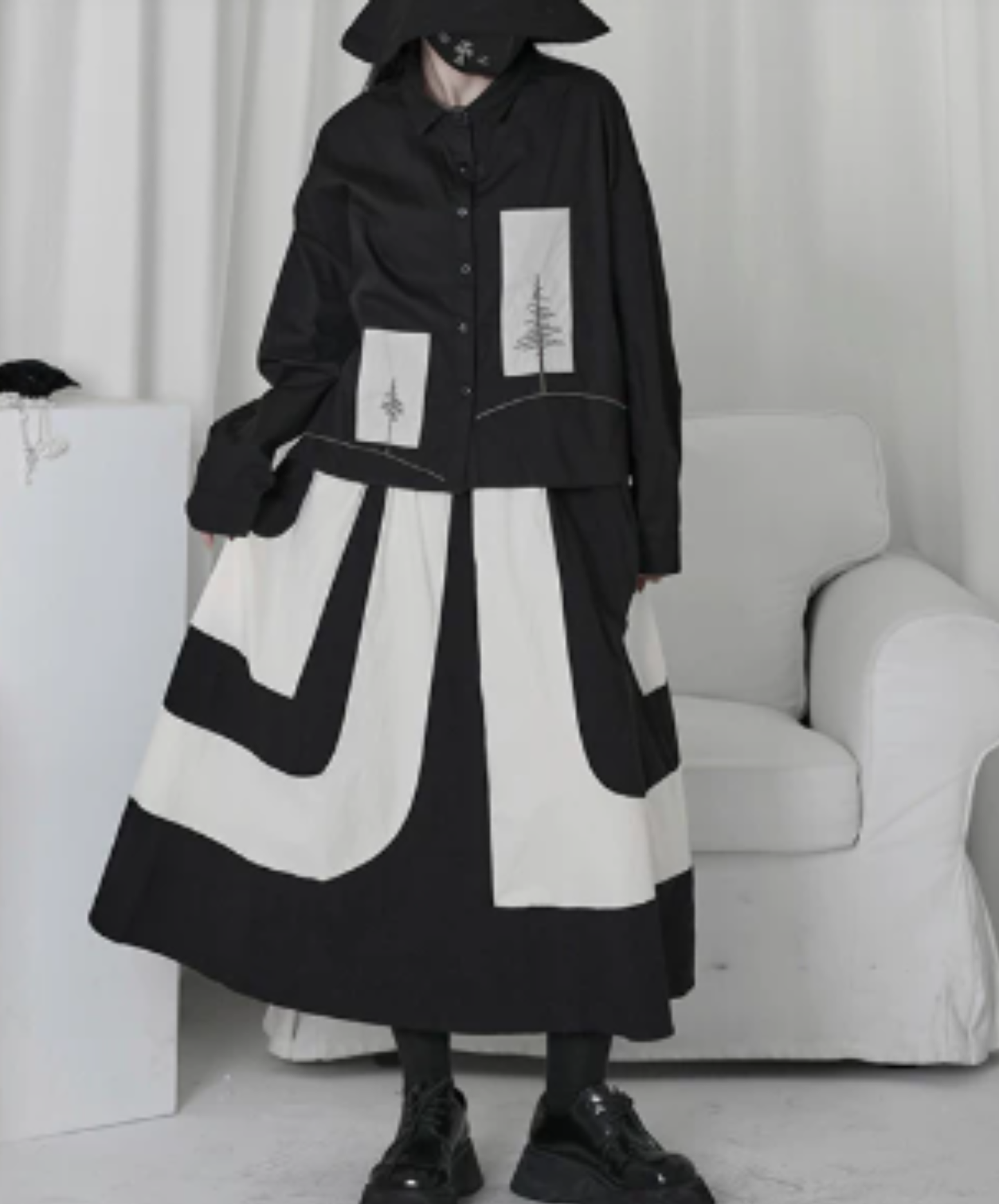 high-contrast irregular patchwork design skirt EN3087