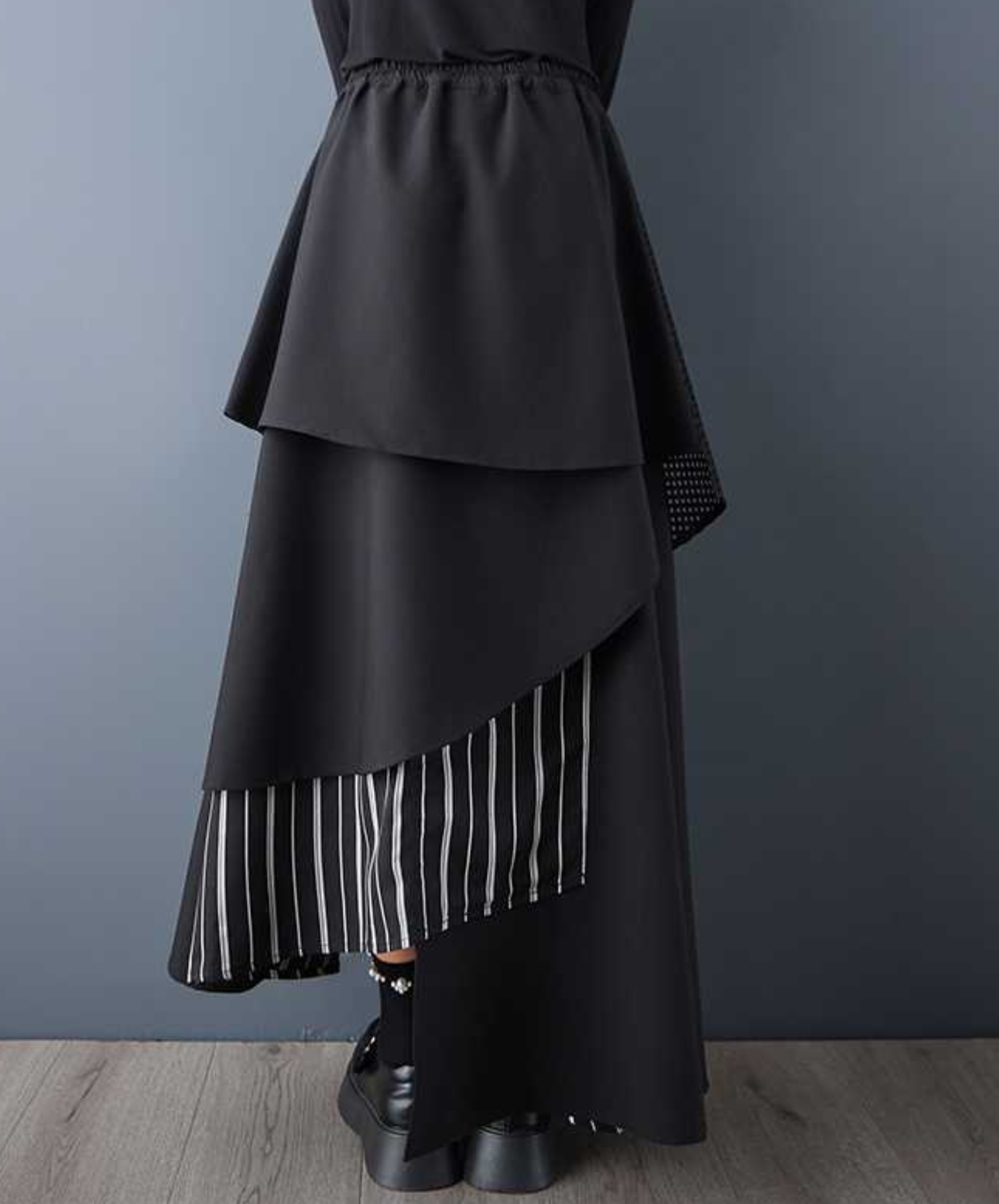 eyelet lace and stripe asymmetrical design skirt EN2756