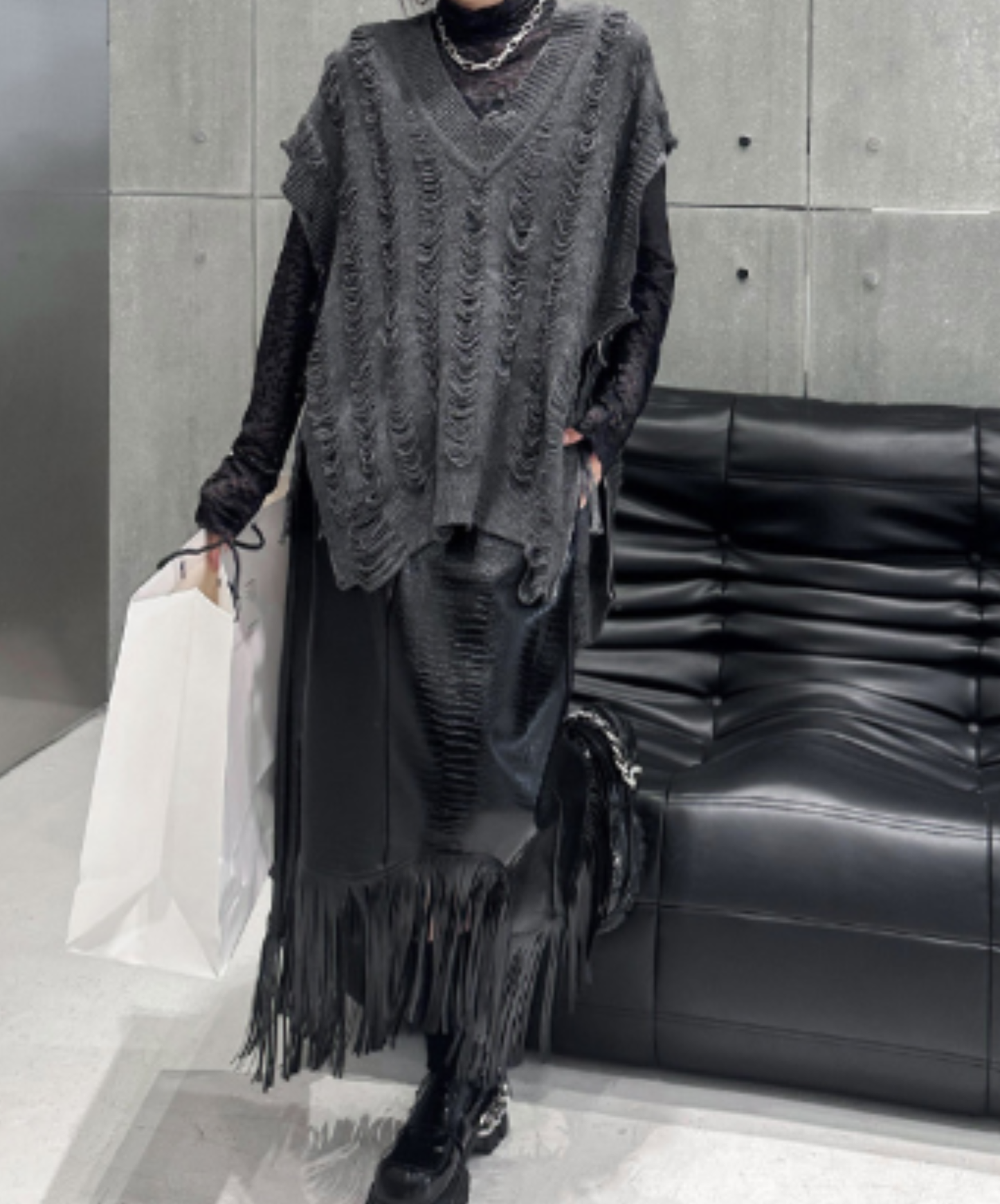 distressed v-neck sweater EN3122