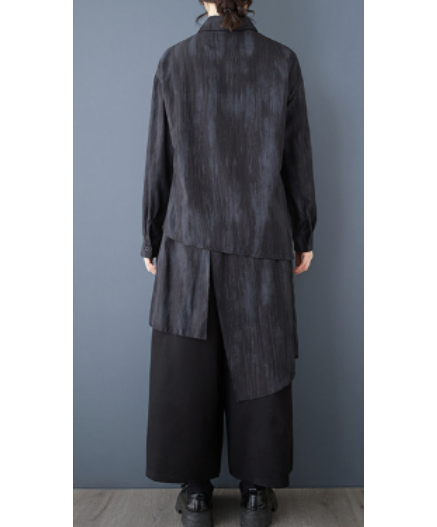 dark asymmetrical and loose-fitting shirt EN3040