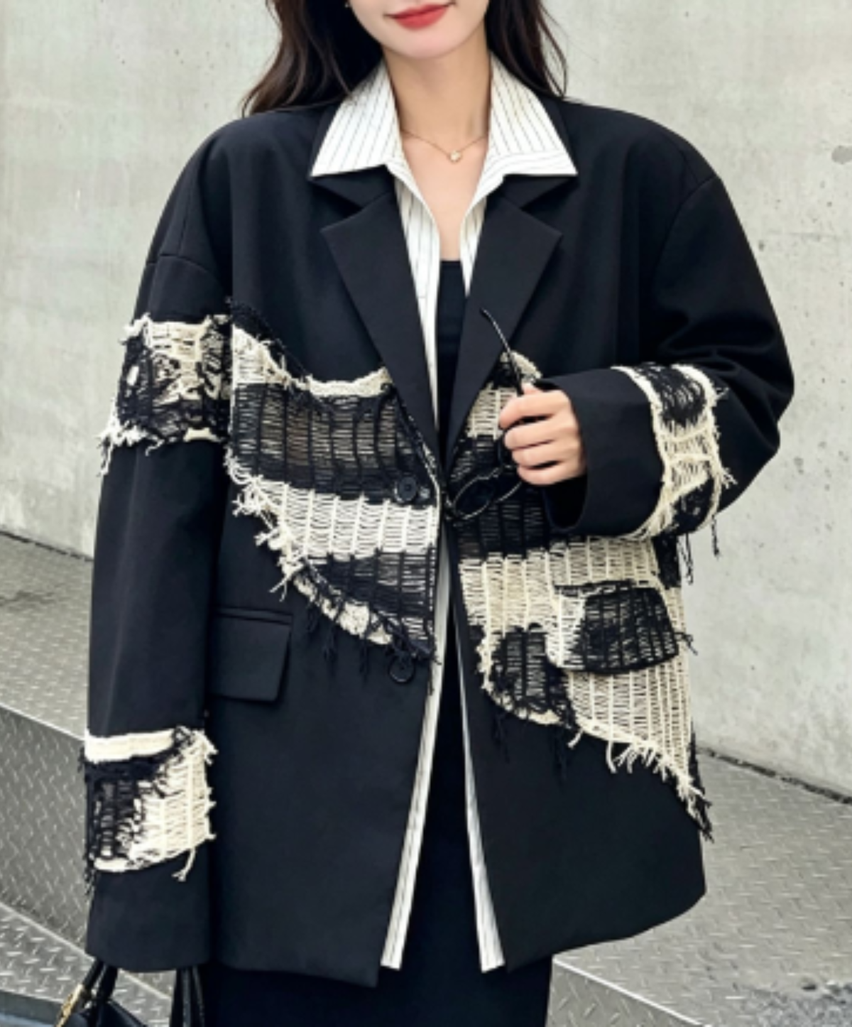 distressed-style mesh paneling jacket EN3229