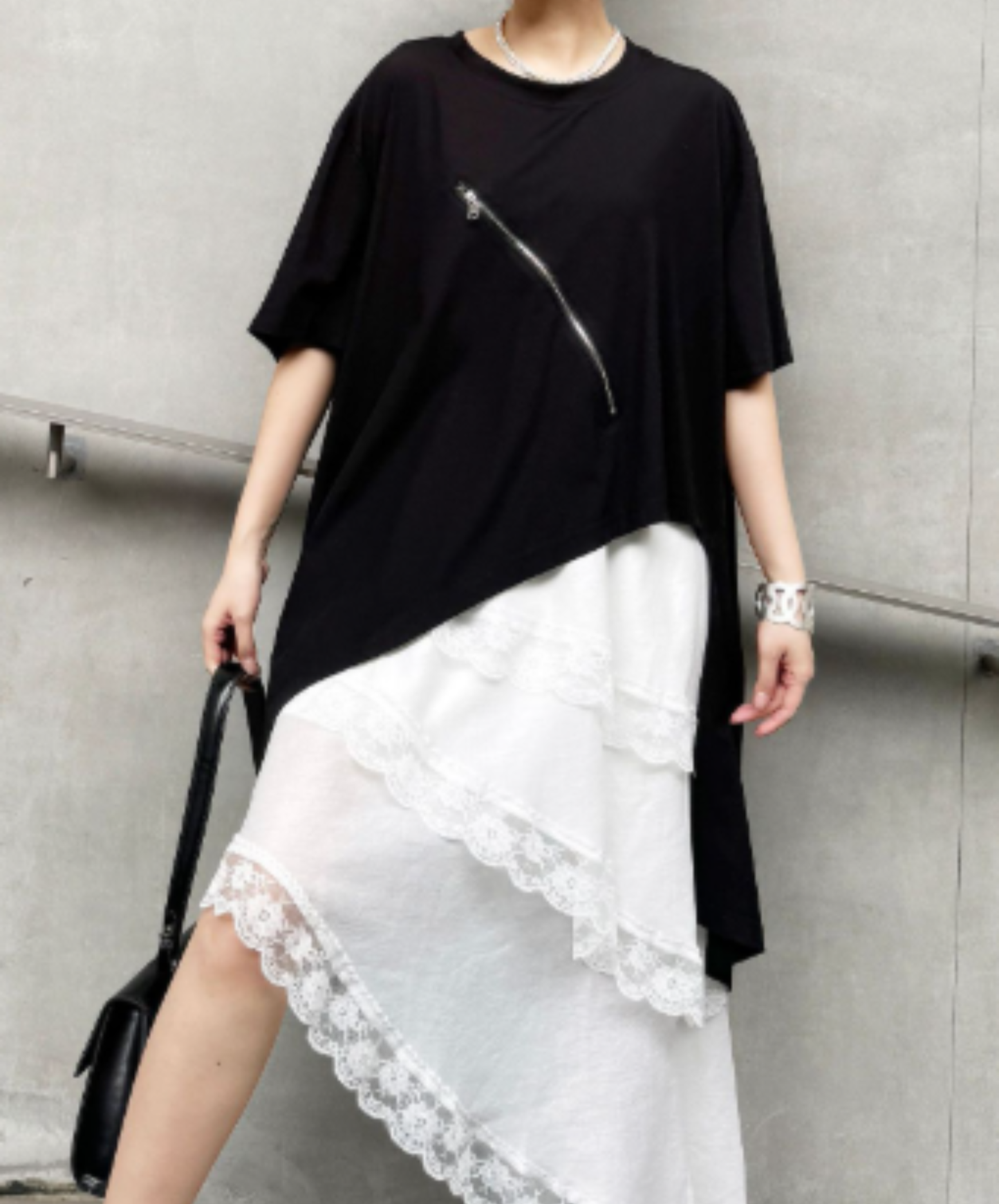 Irregular design mid-length t-shirt EN2987