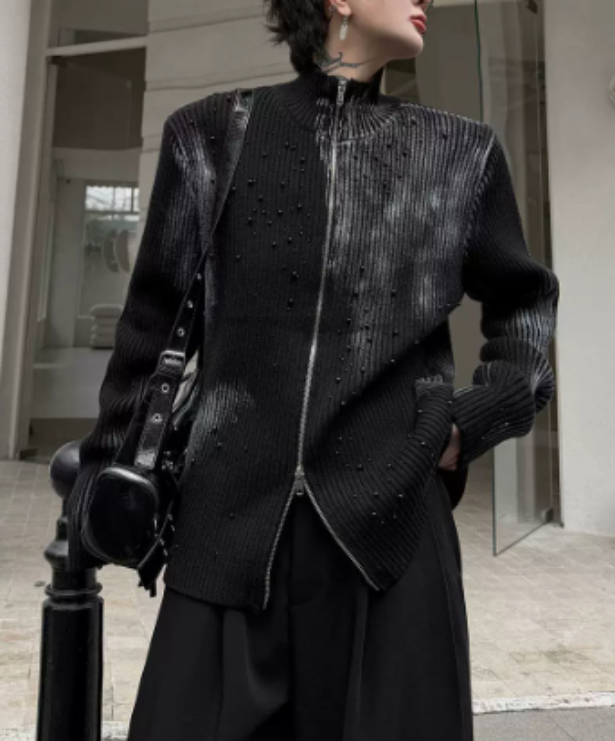 zip-up with a gradient pattern sweater EN3243