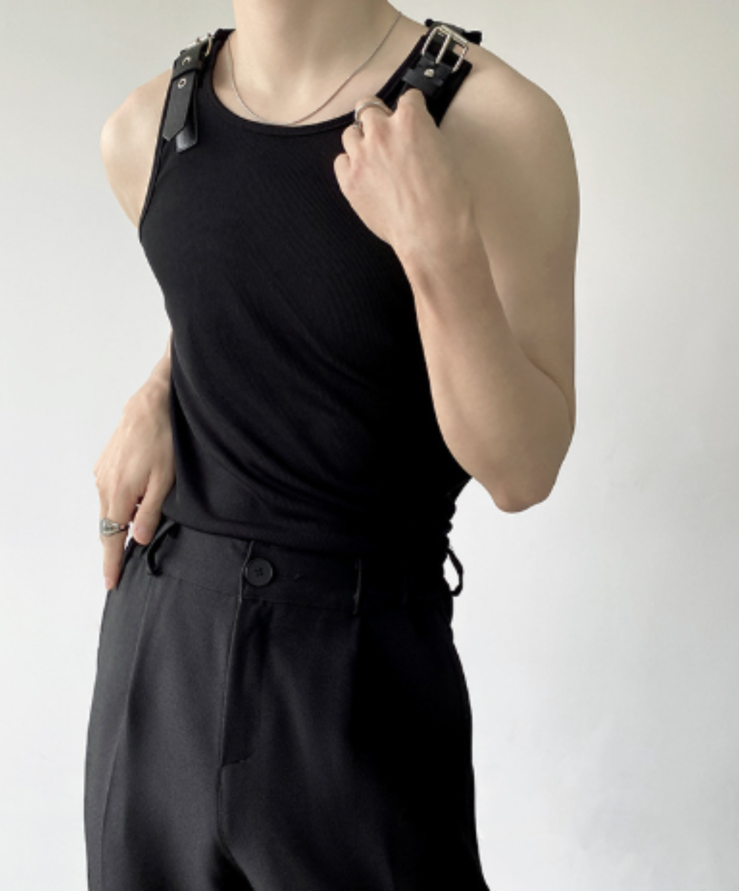 shoulder buckle strap tank top EN2900