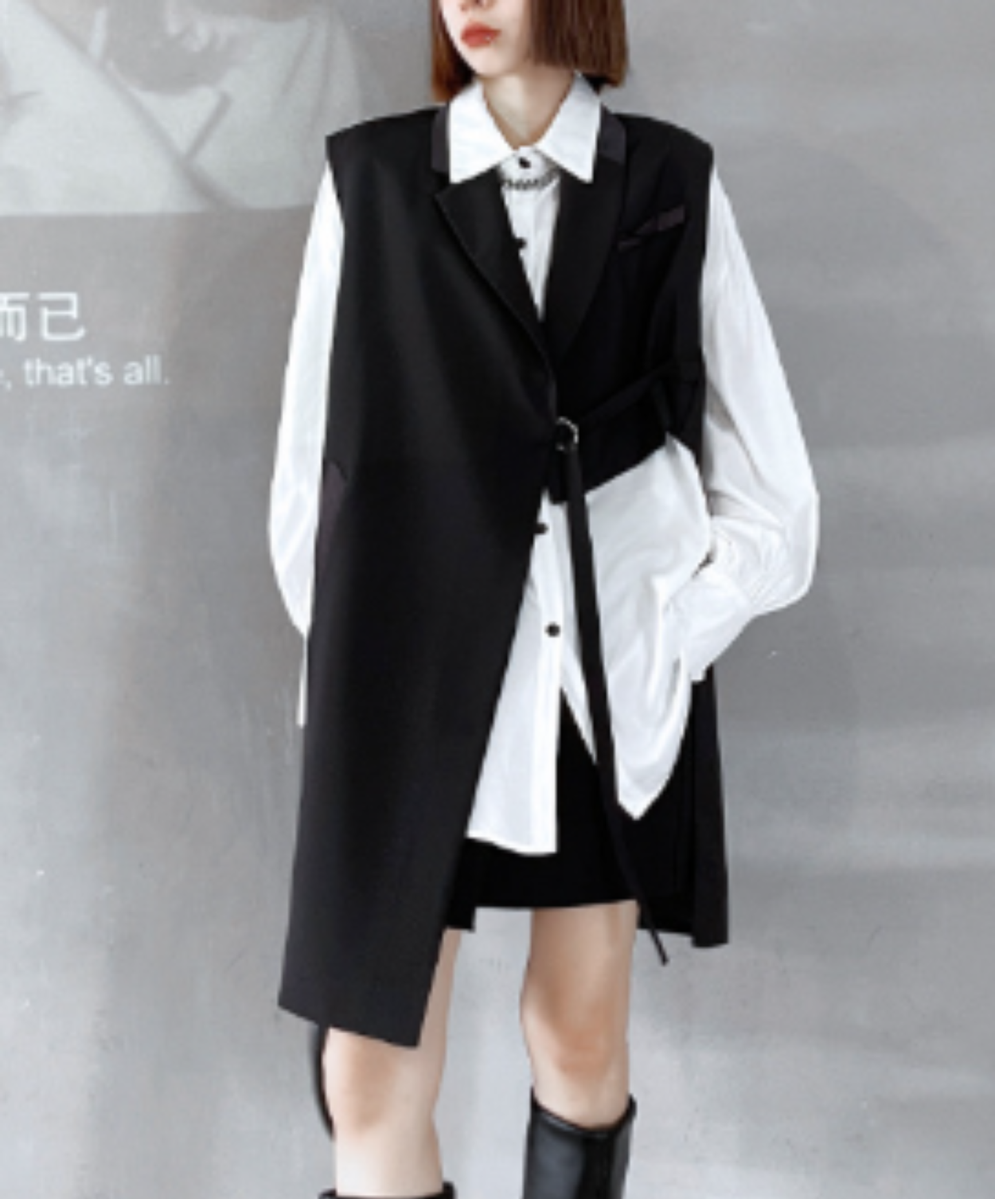 dark artistic and irregular designs vest EN2981