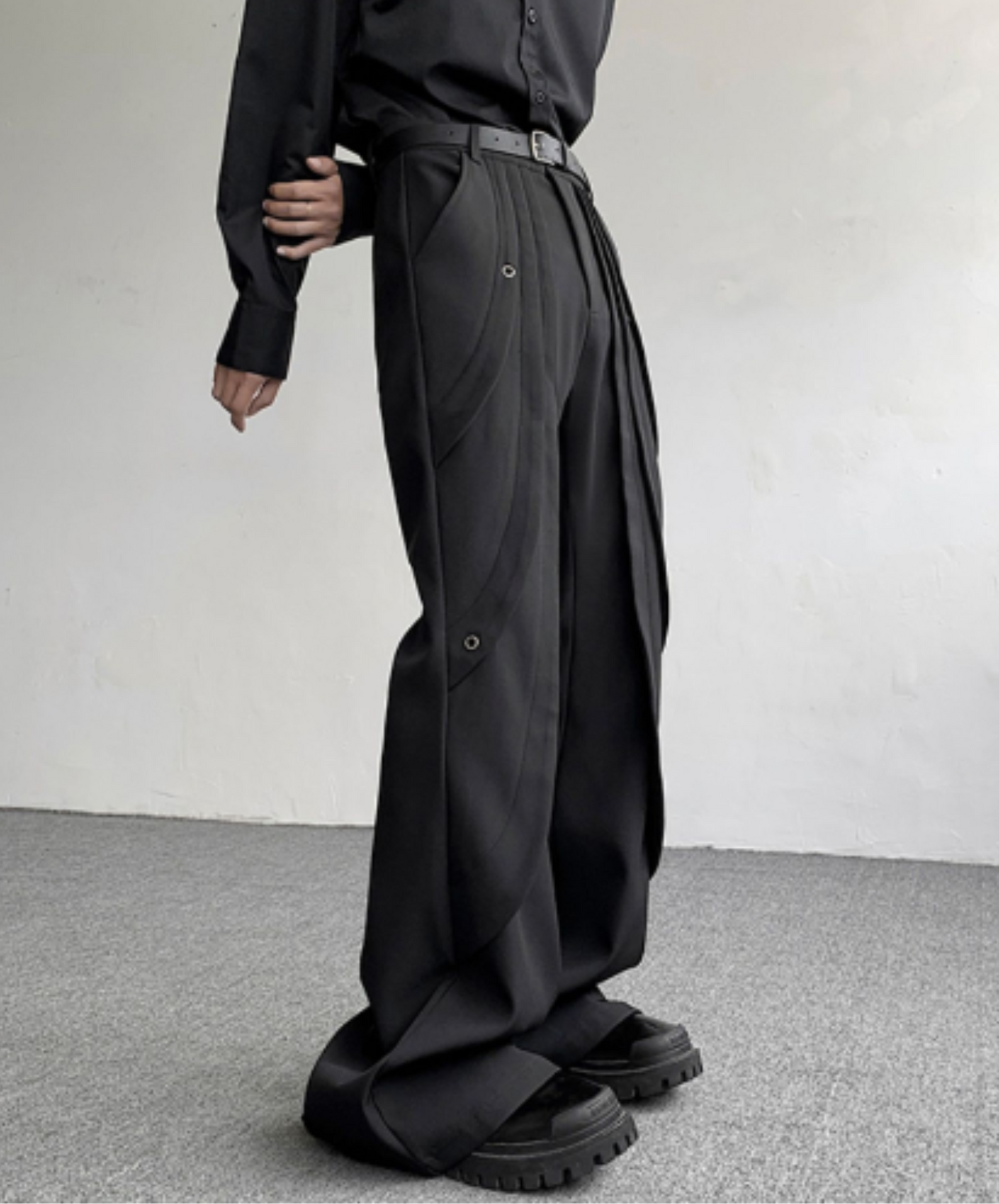 wide silhouette streamline tuck pants EN1255