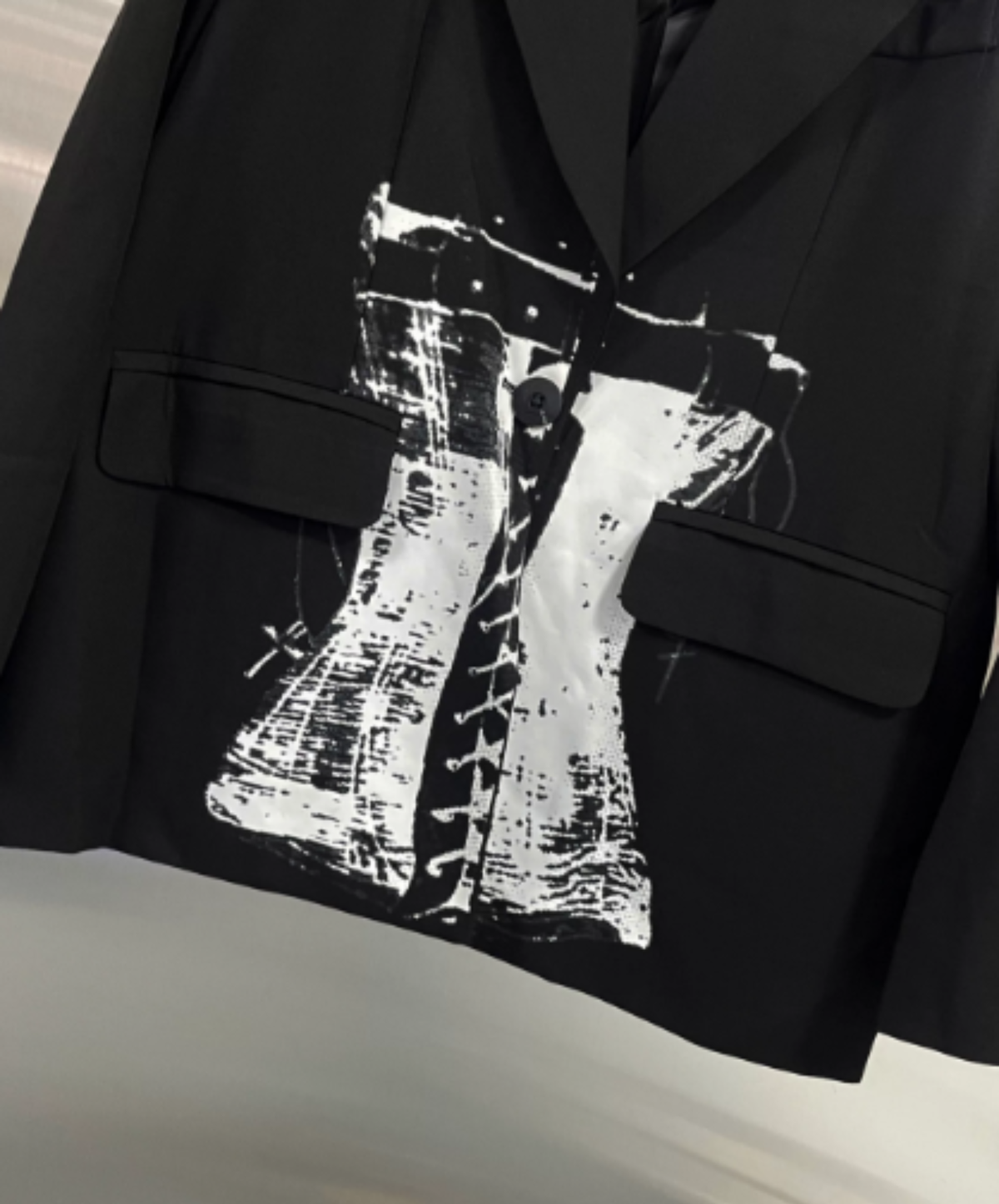 straight silhouette with corset-style print jacket EN3227