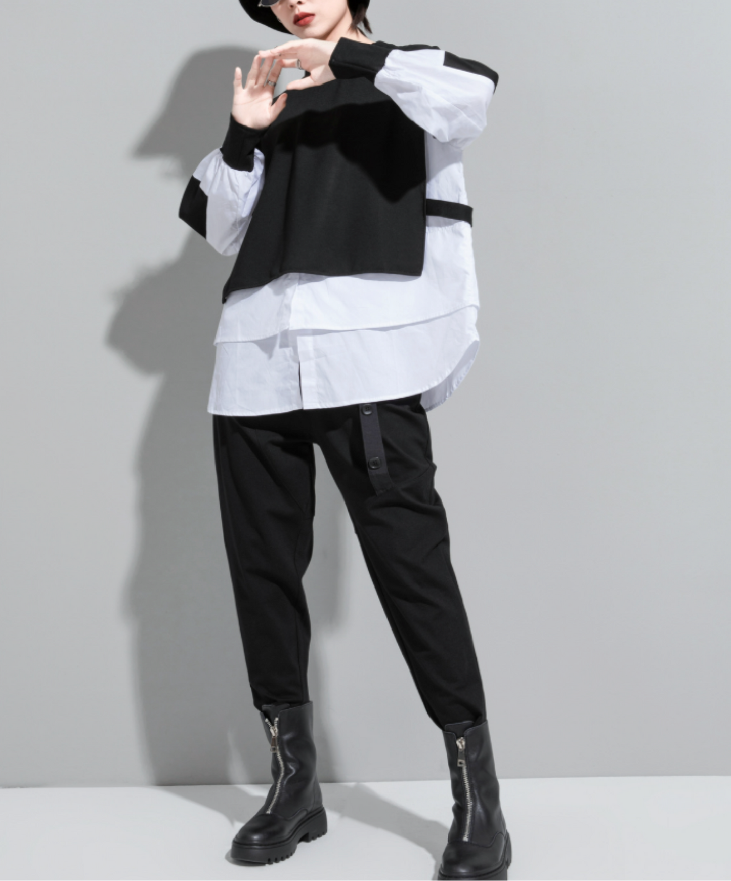 dark layered-look round collar sweatshirt EN2785
