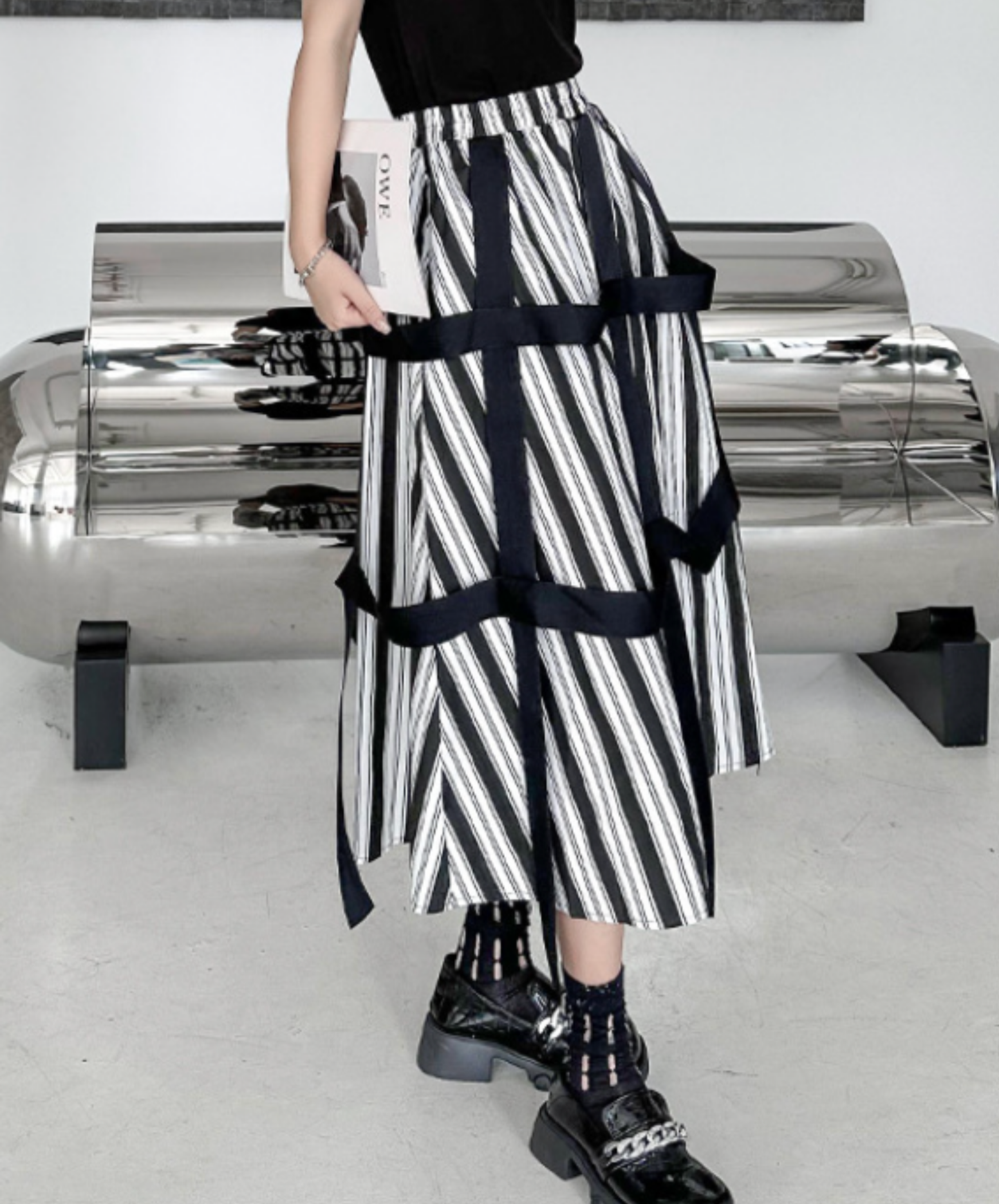 wide belt with decorative stripes skirt EN2839