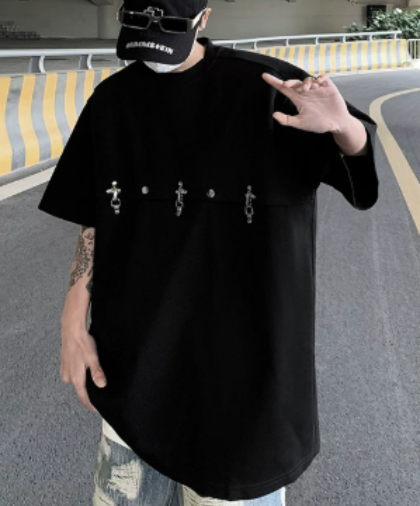 airplane-shaped buckle connector t-shirt EN2926